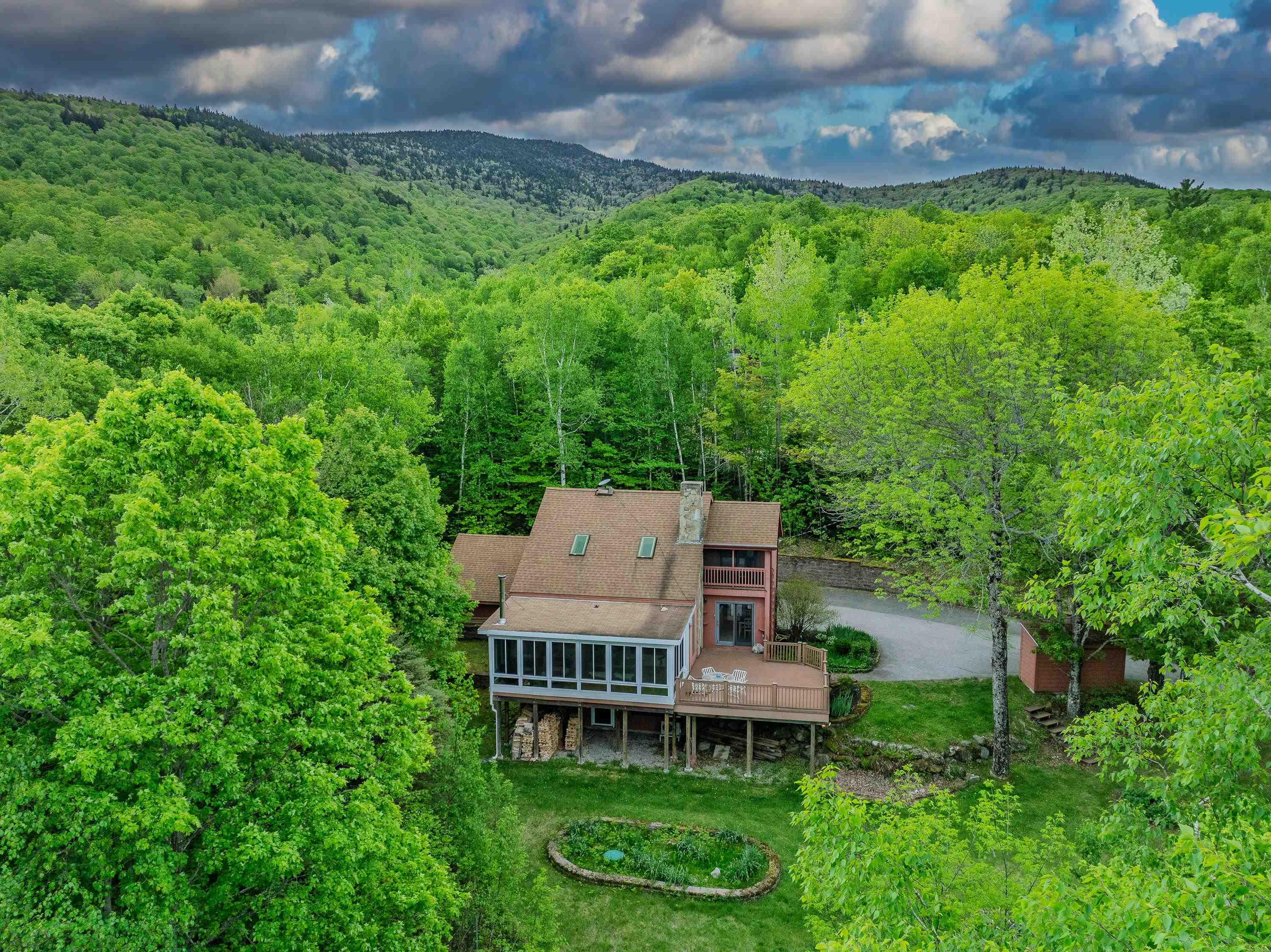55 Sunset Paradise Rd, Jefferson, NH 03583