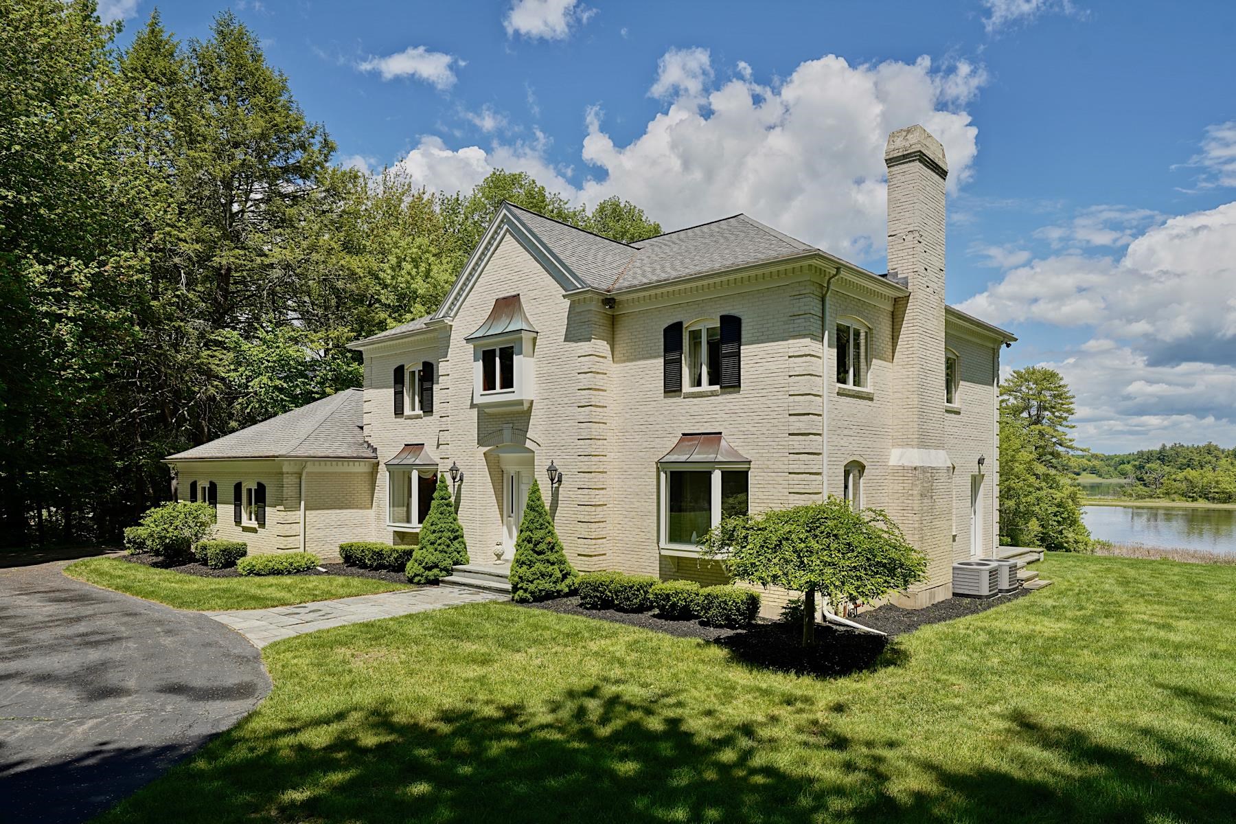 4 Cullen Bay Rd, Dover, NH 03820