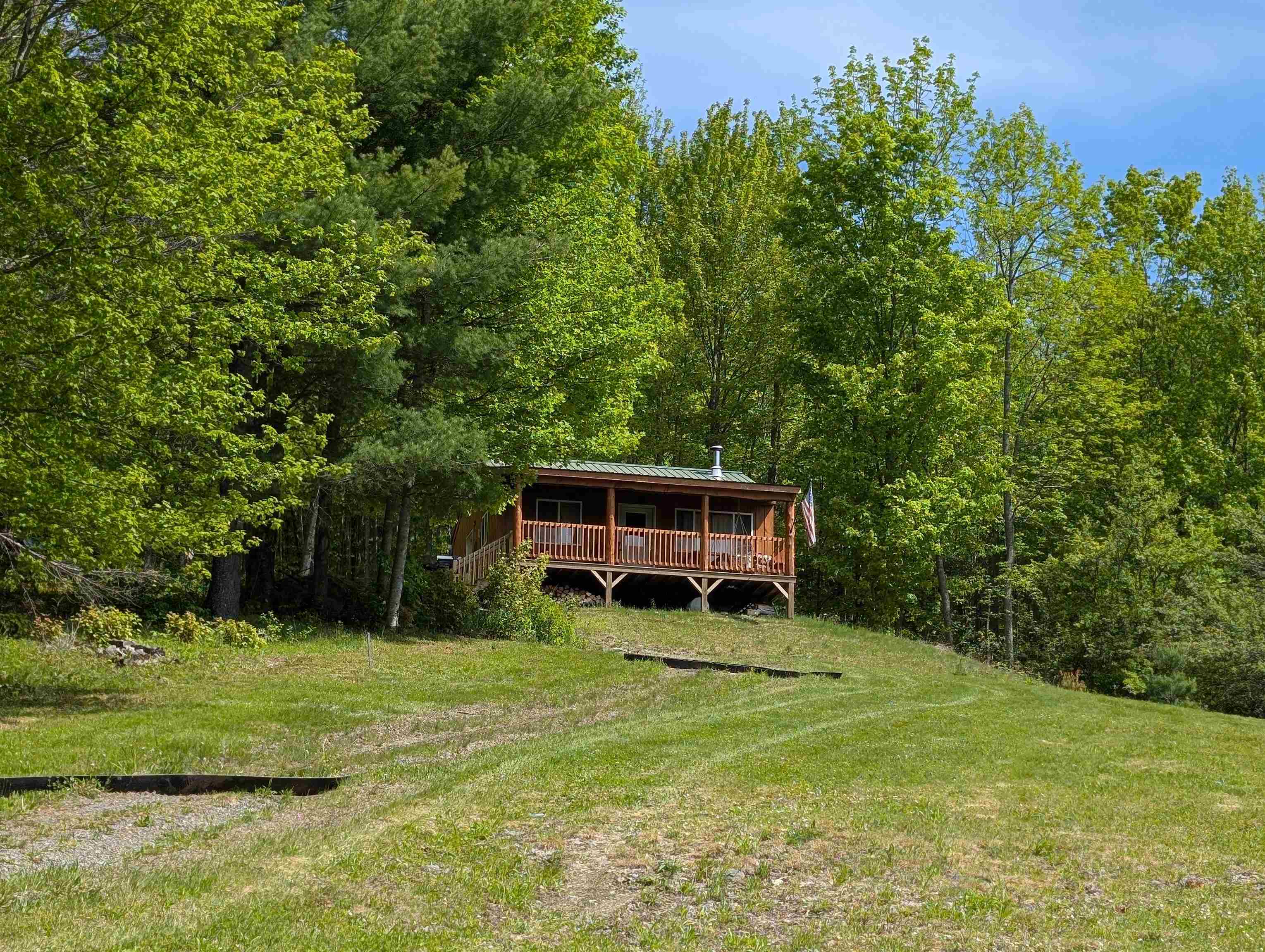 320 Hunt Mountain Rd, Monroe, NH 03771