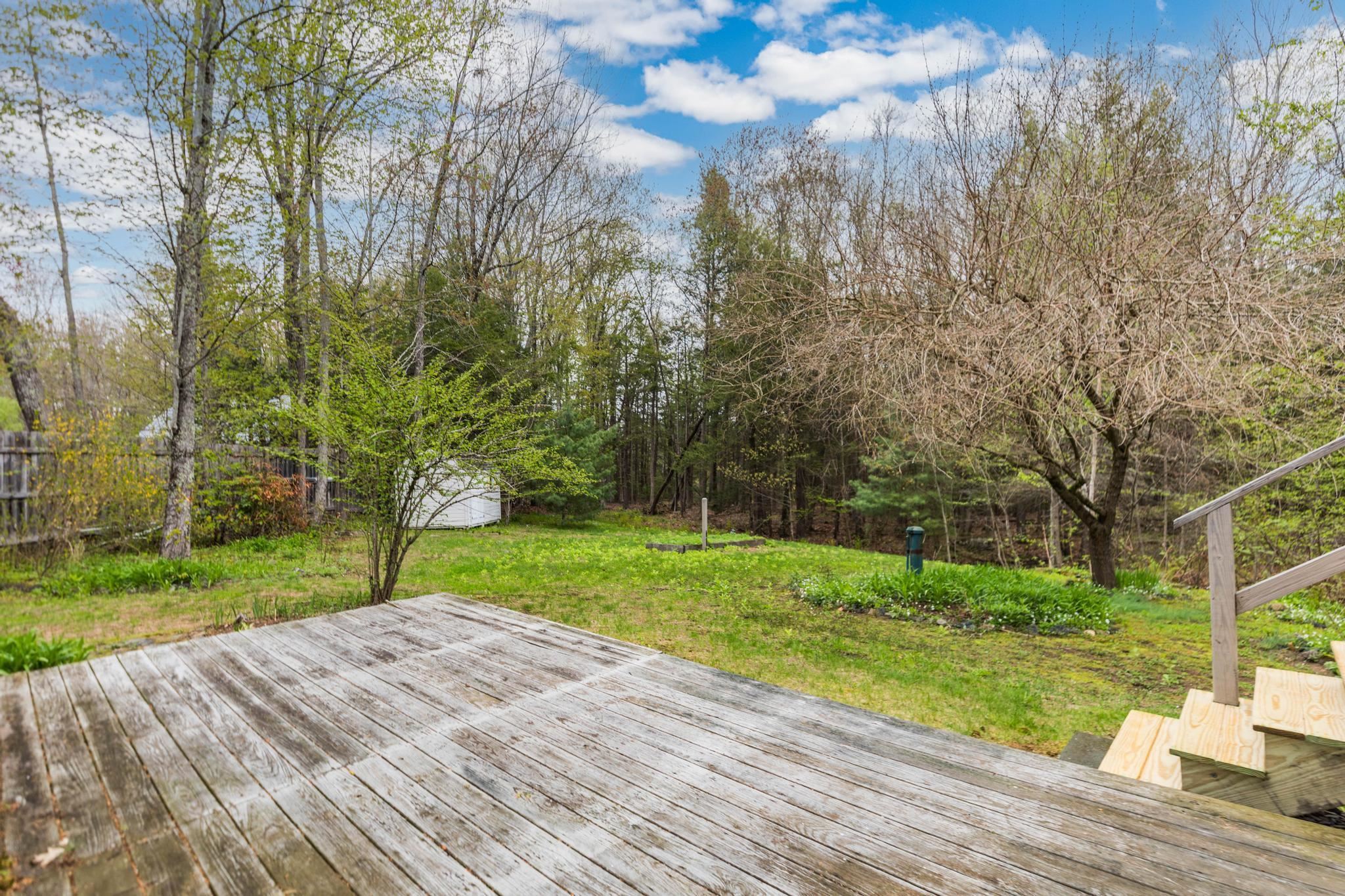 33 South Summer St, Nottingham, NH 03290