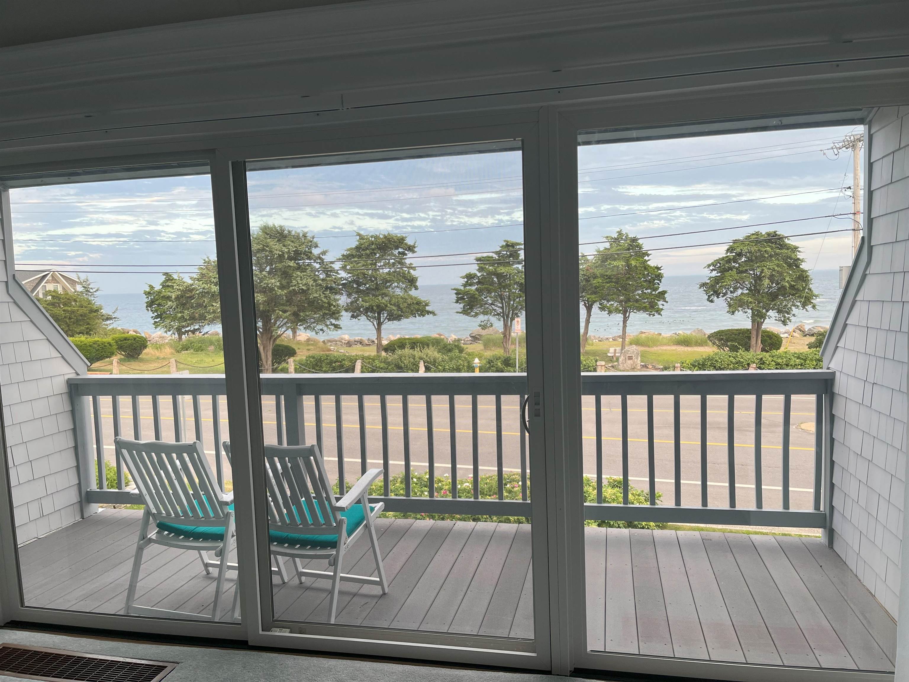 947 Ocean Blvd, Hampton, NH 03842