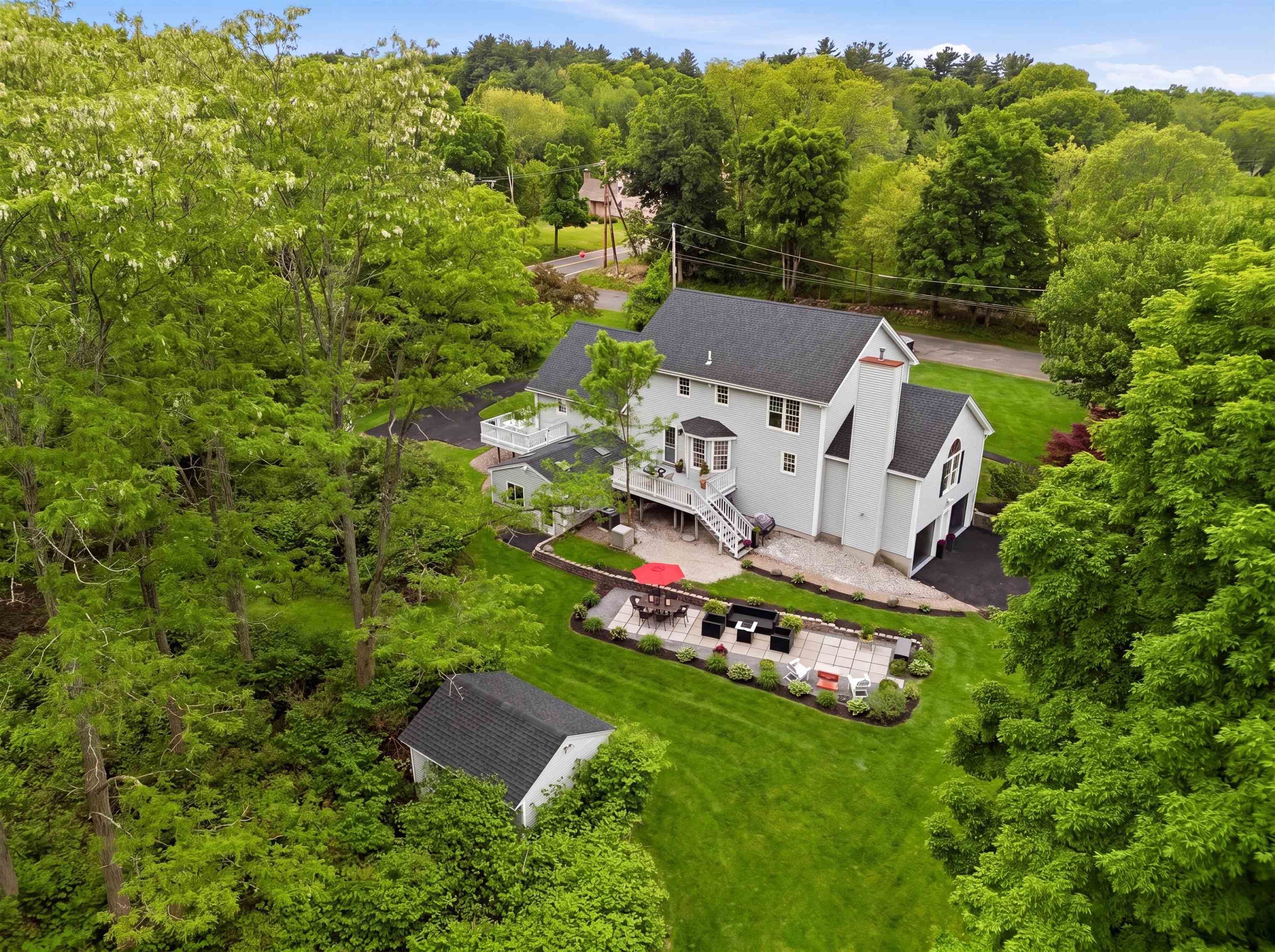 2 Emileo Ln, Salem, NH 03079