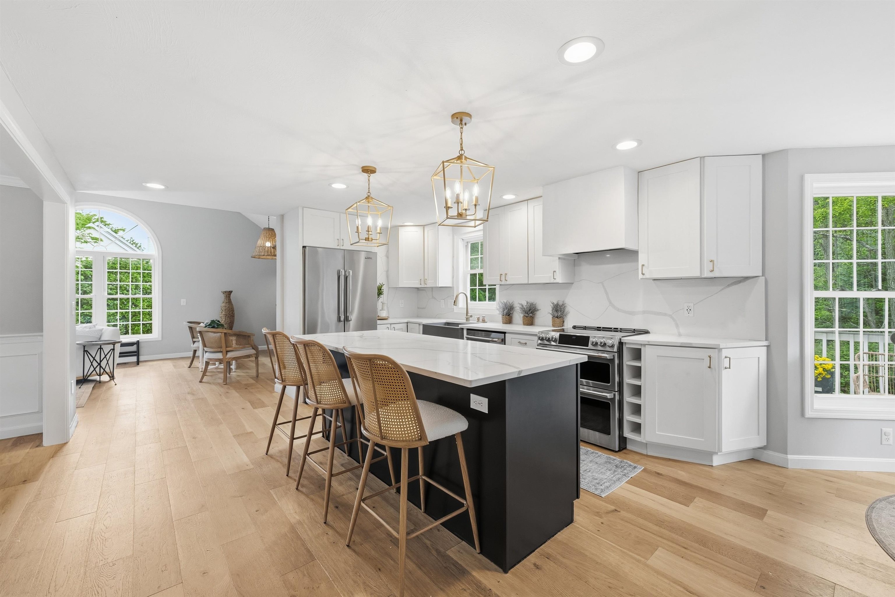 2 Emileo Ln, Salem, NH 03079