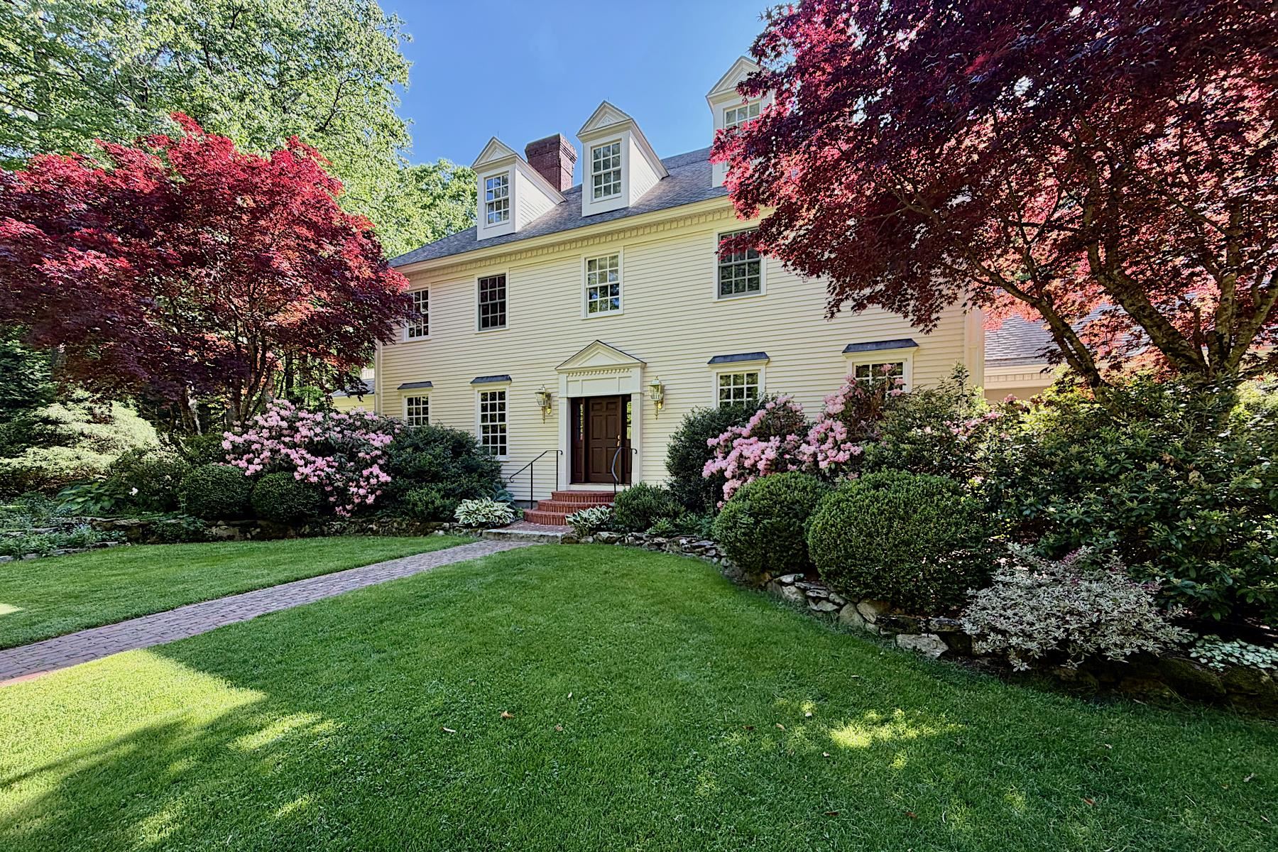 8 Ship Rock Rd, North Hampton, NH 03862