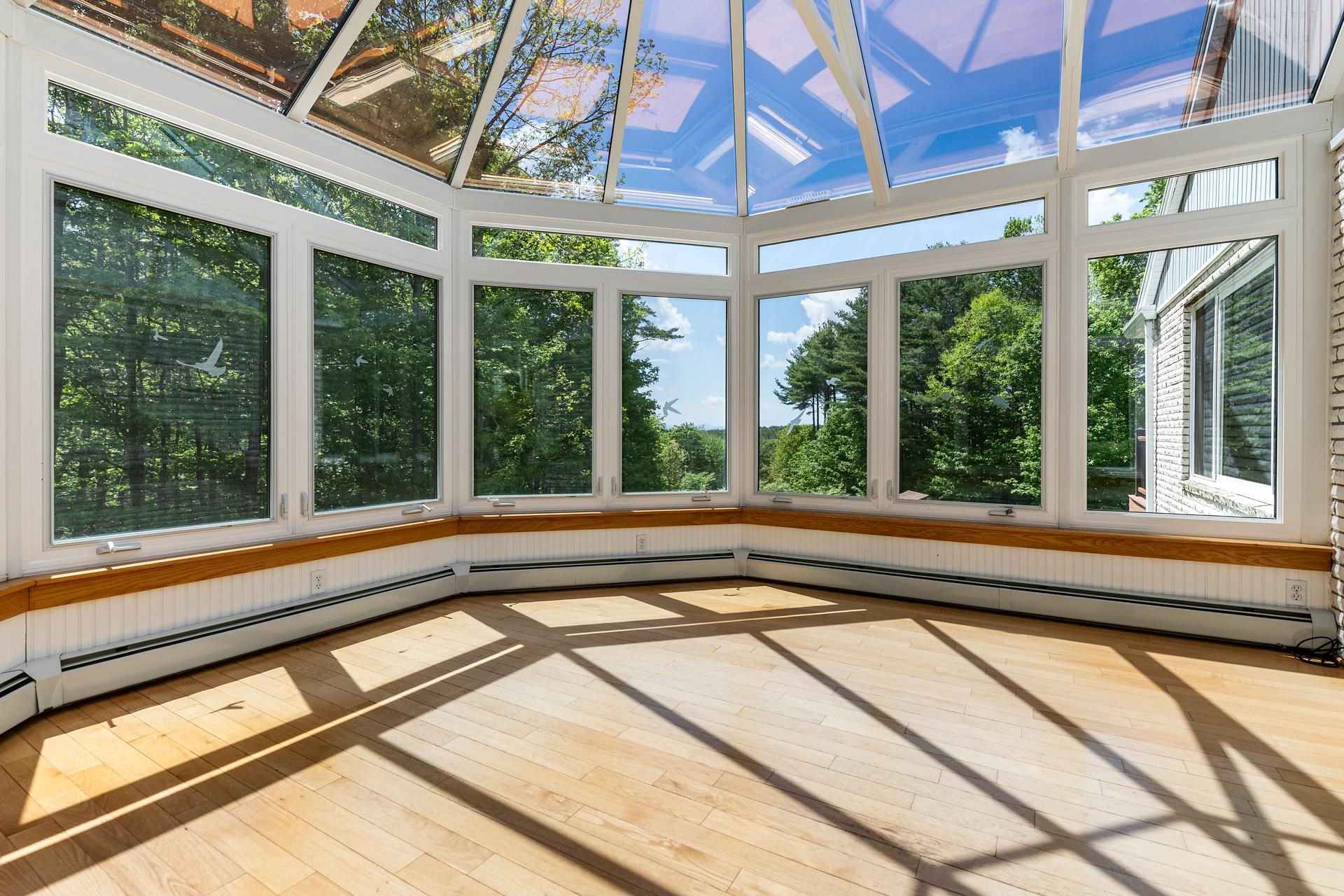 Sitting Room - Glass 25393502