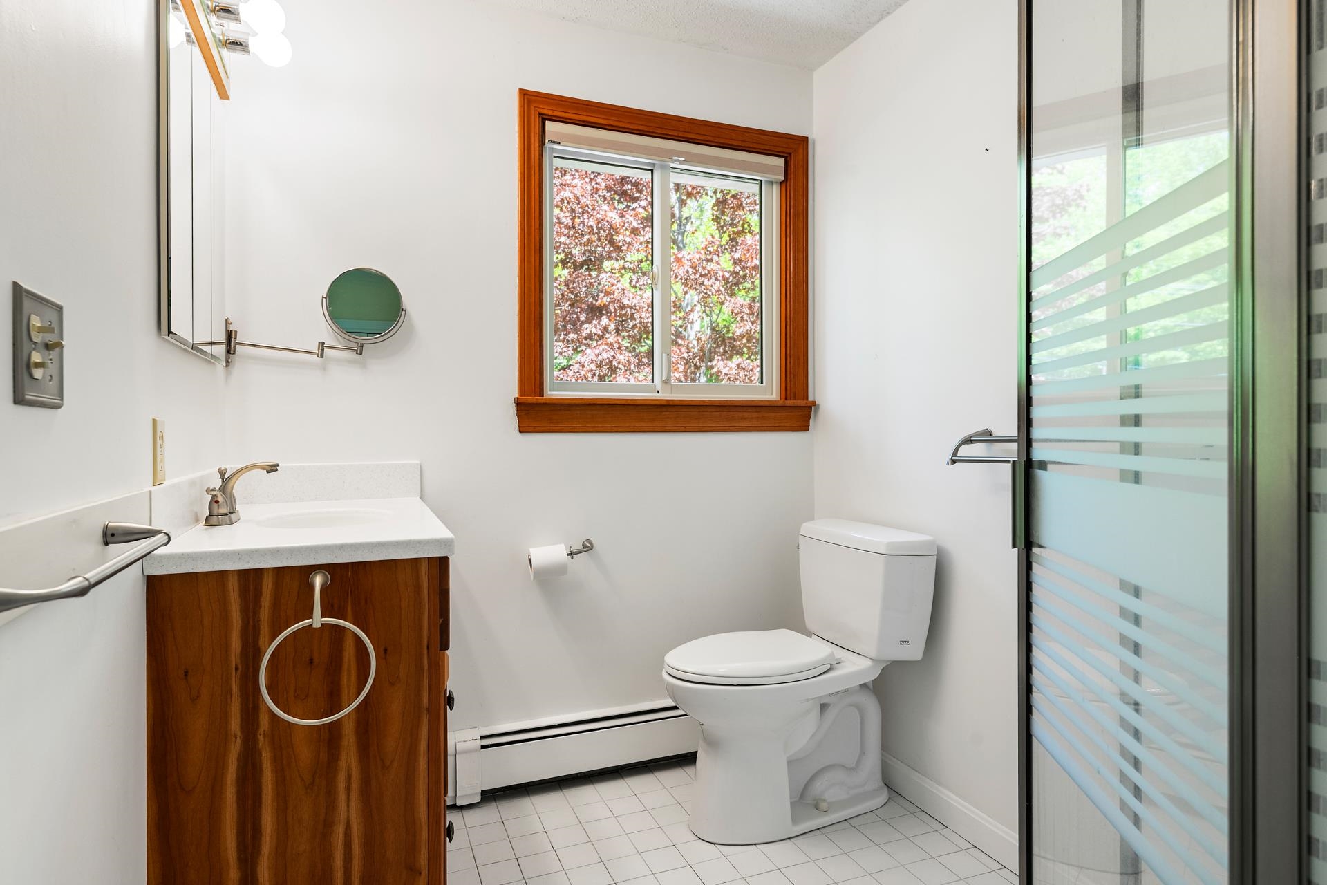 Bath off Primary Bedroom 25393596