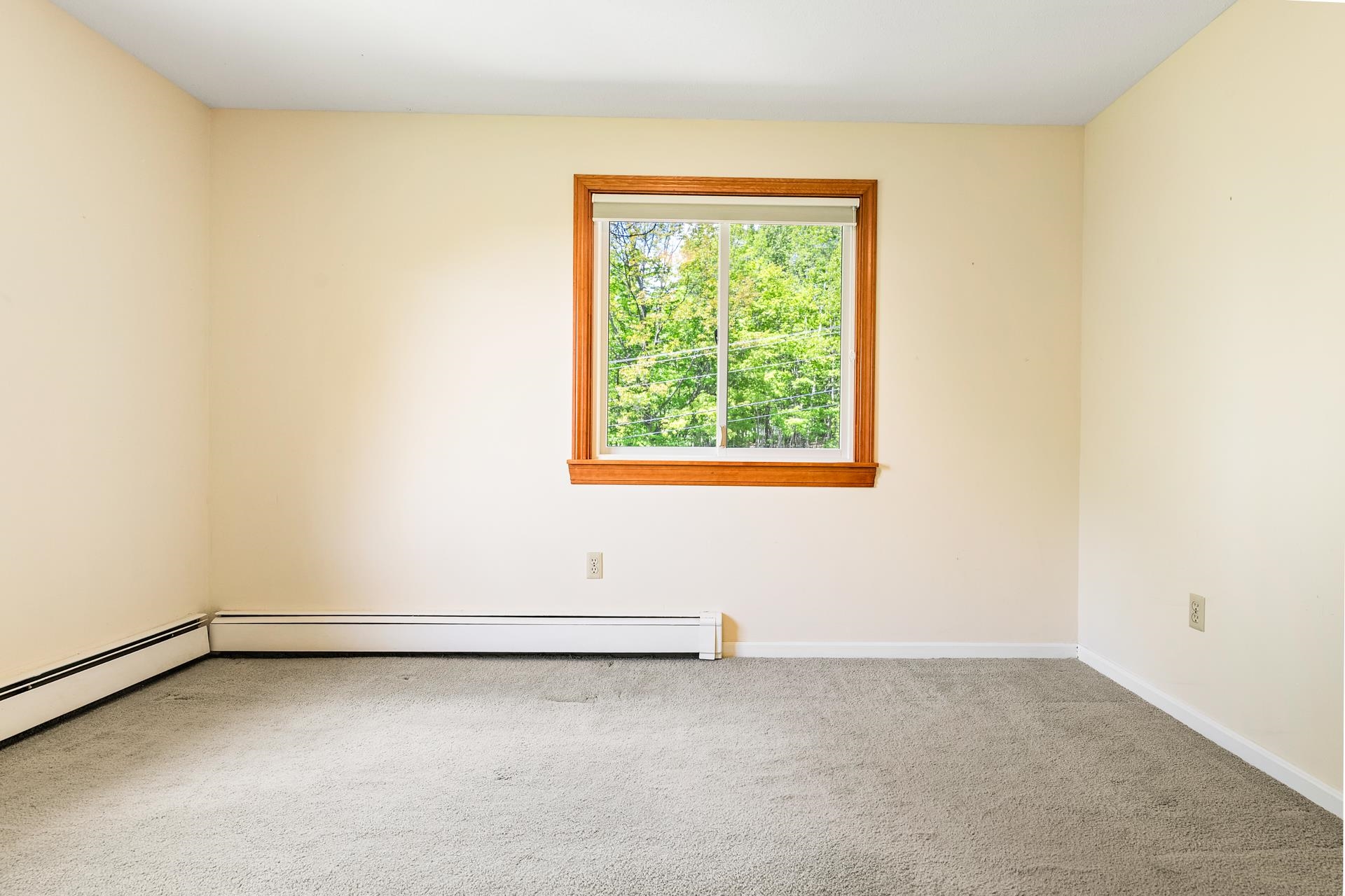 Bedroom #2 25393595