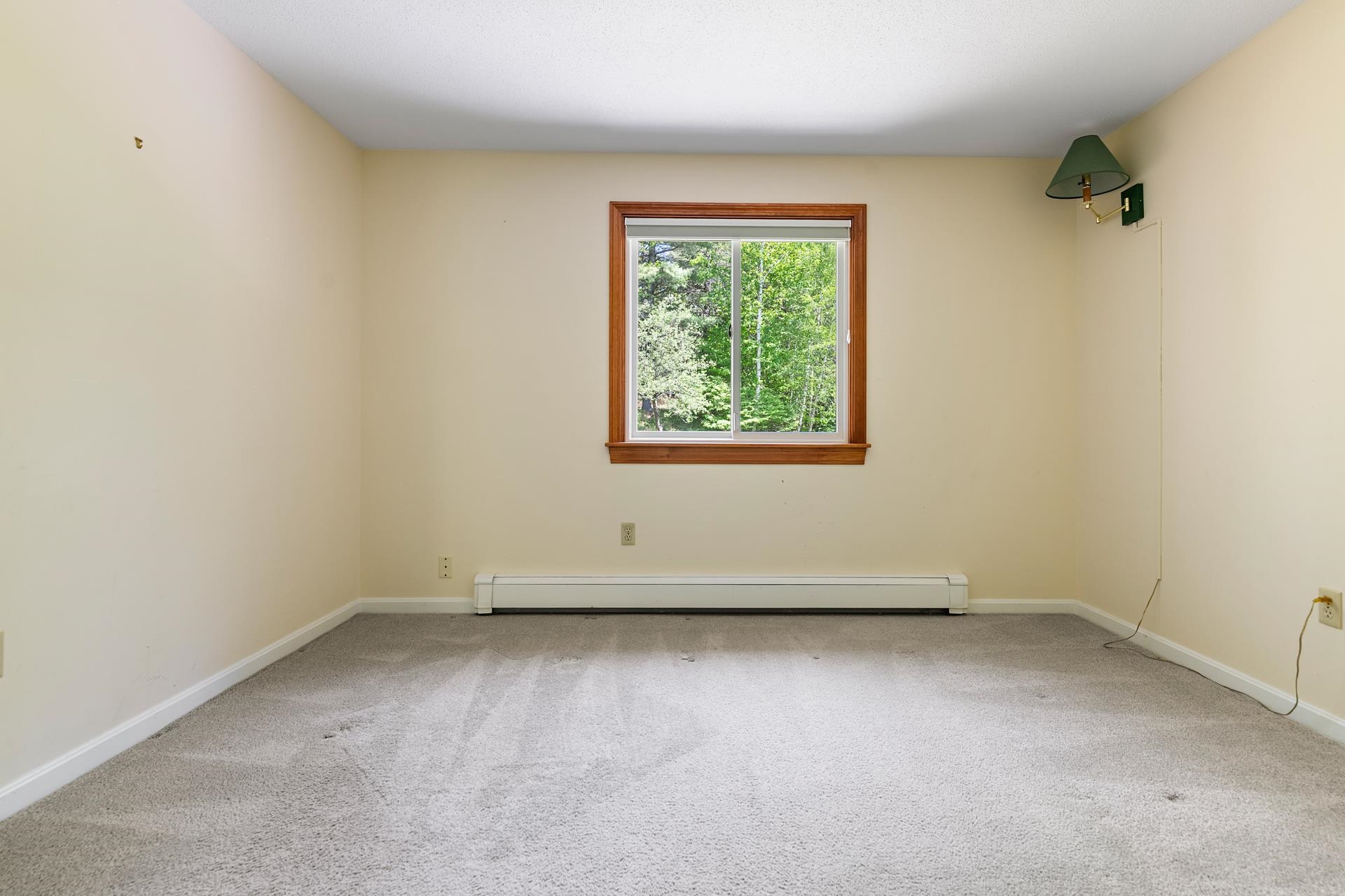 Bedroom #3 25393593