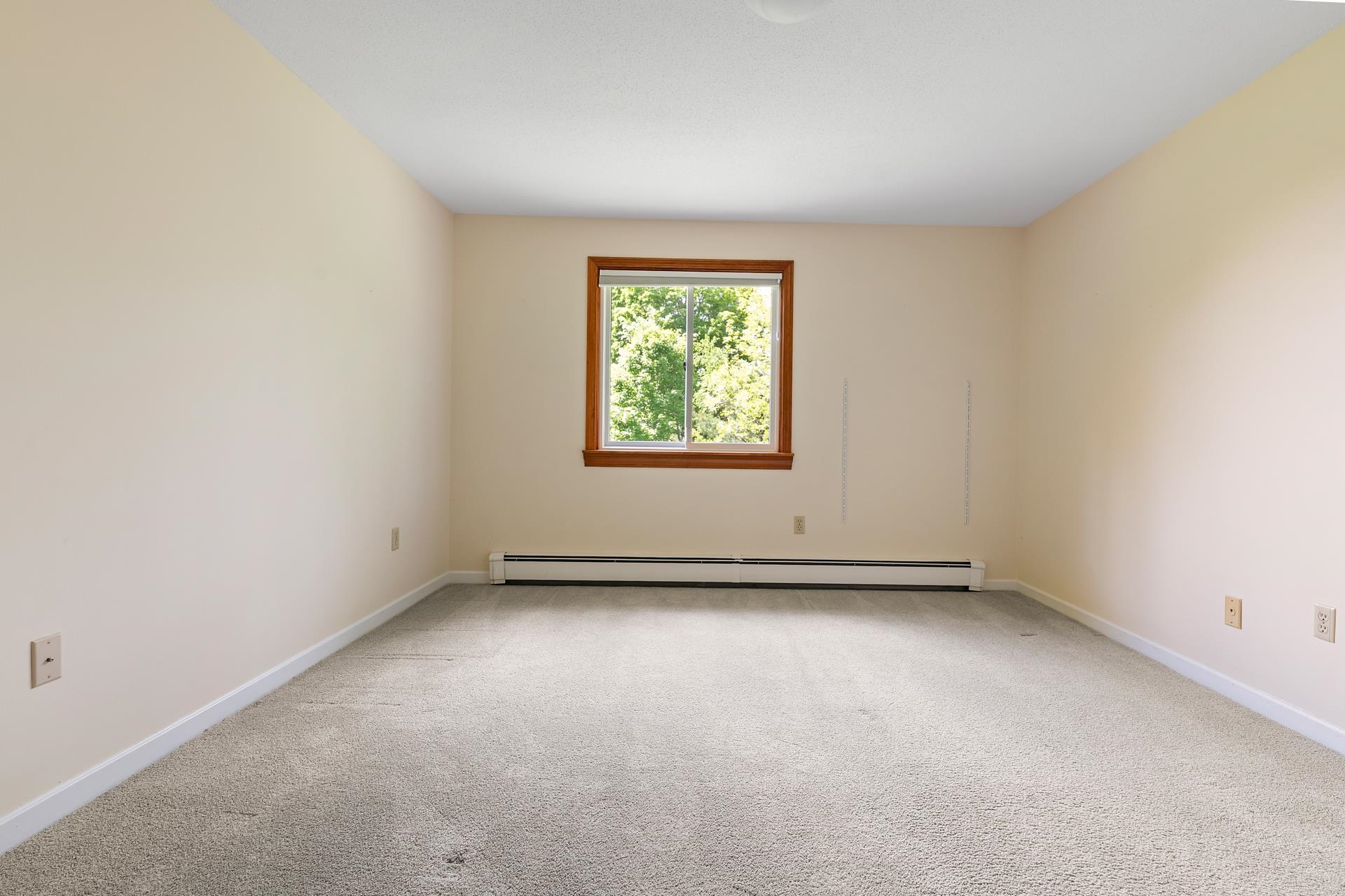 Bedroom #4 25393592