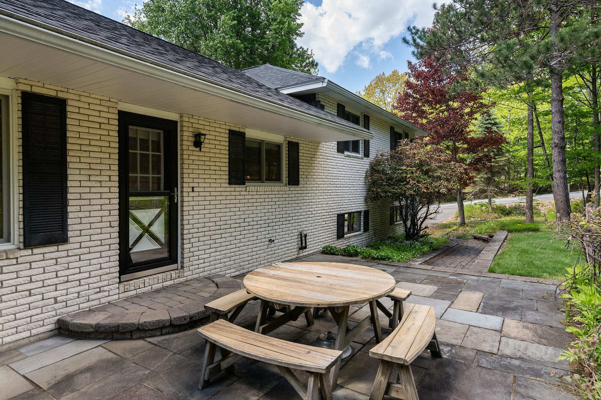 54 Blueberry Hill Dr, Lebanon, NH 03766