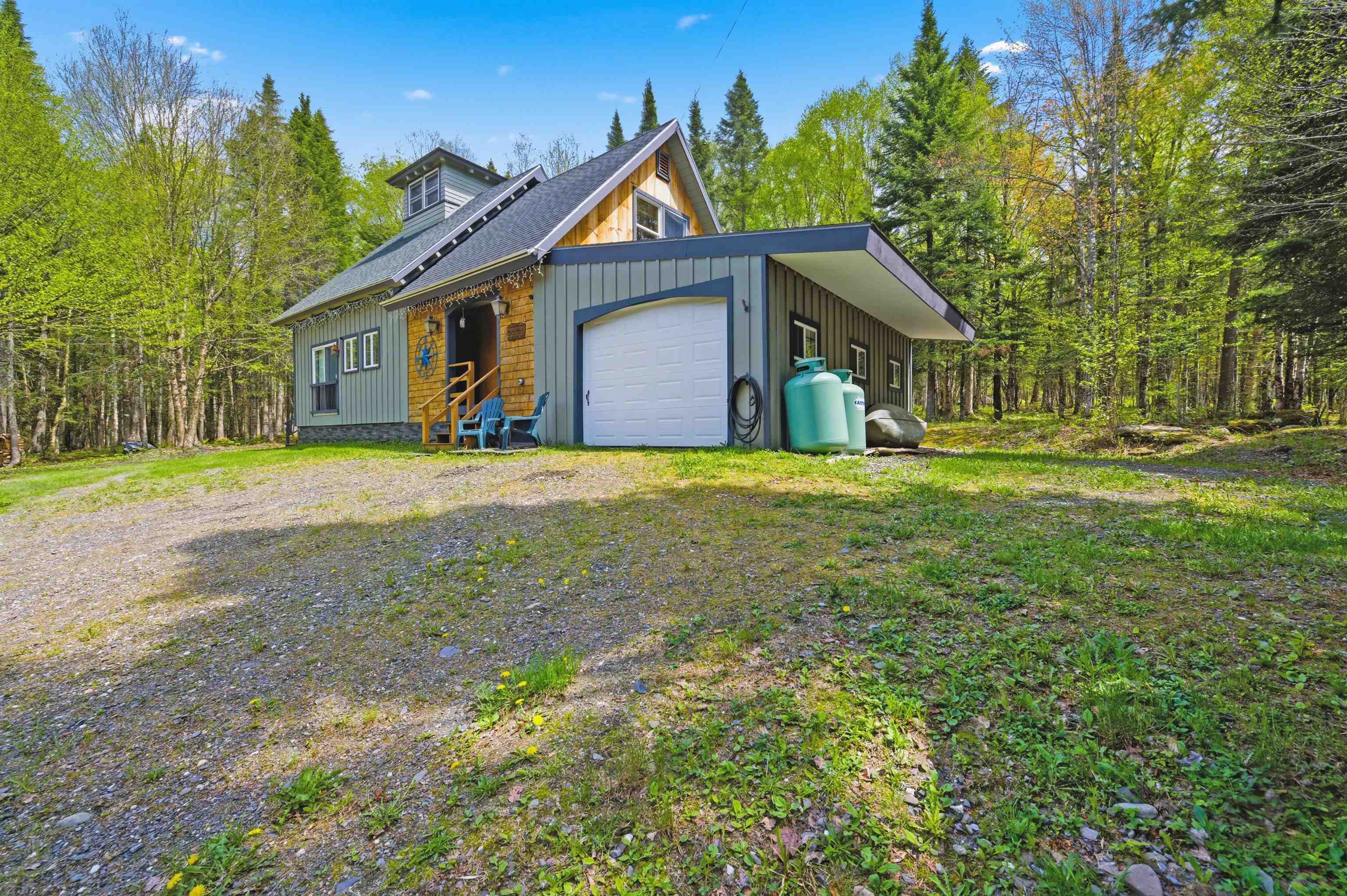 2484 North Main St, Pittsburg, NH 03592