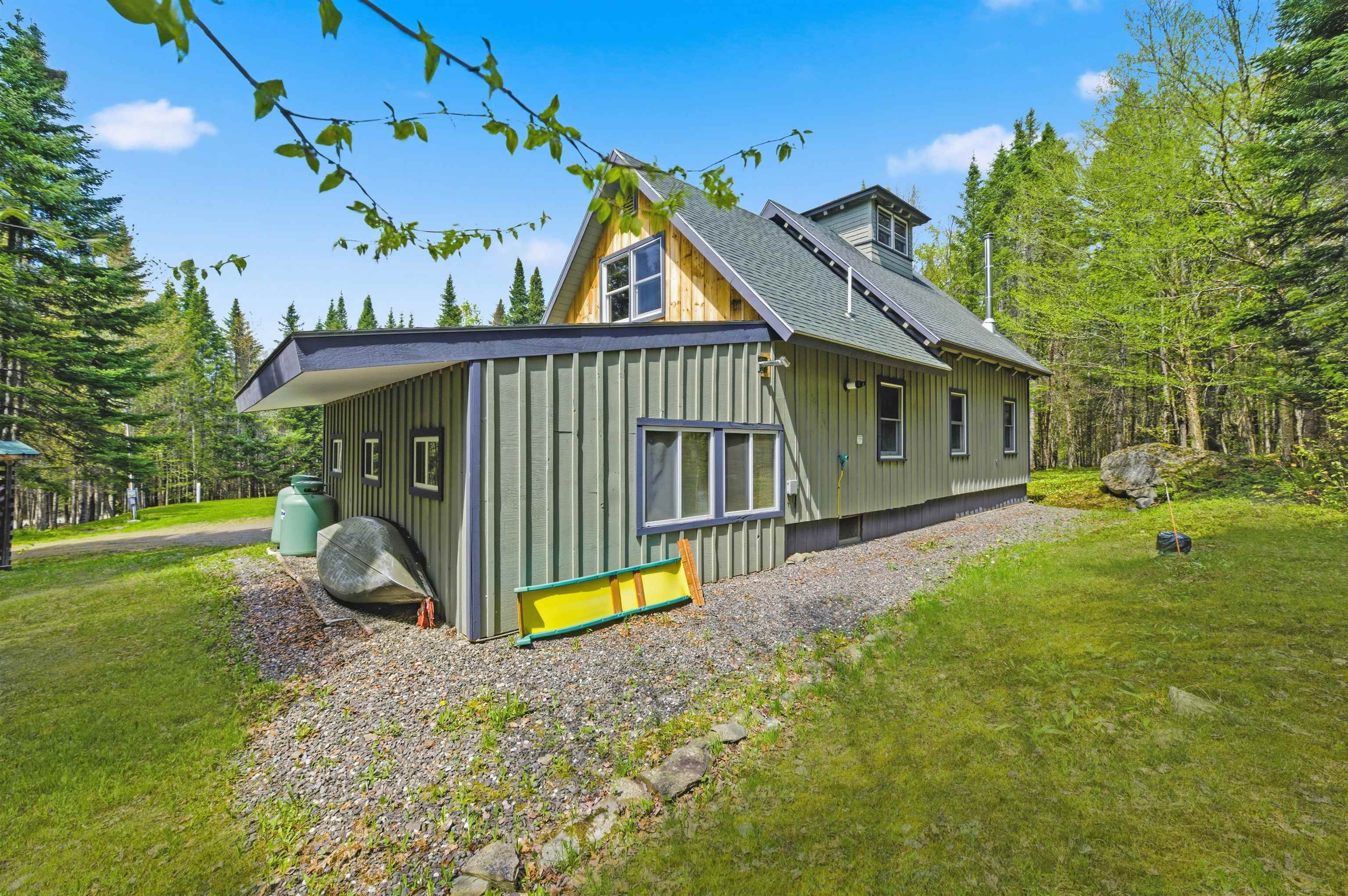 2484 North Main St, Pittsburg, NH 03592