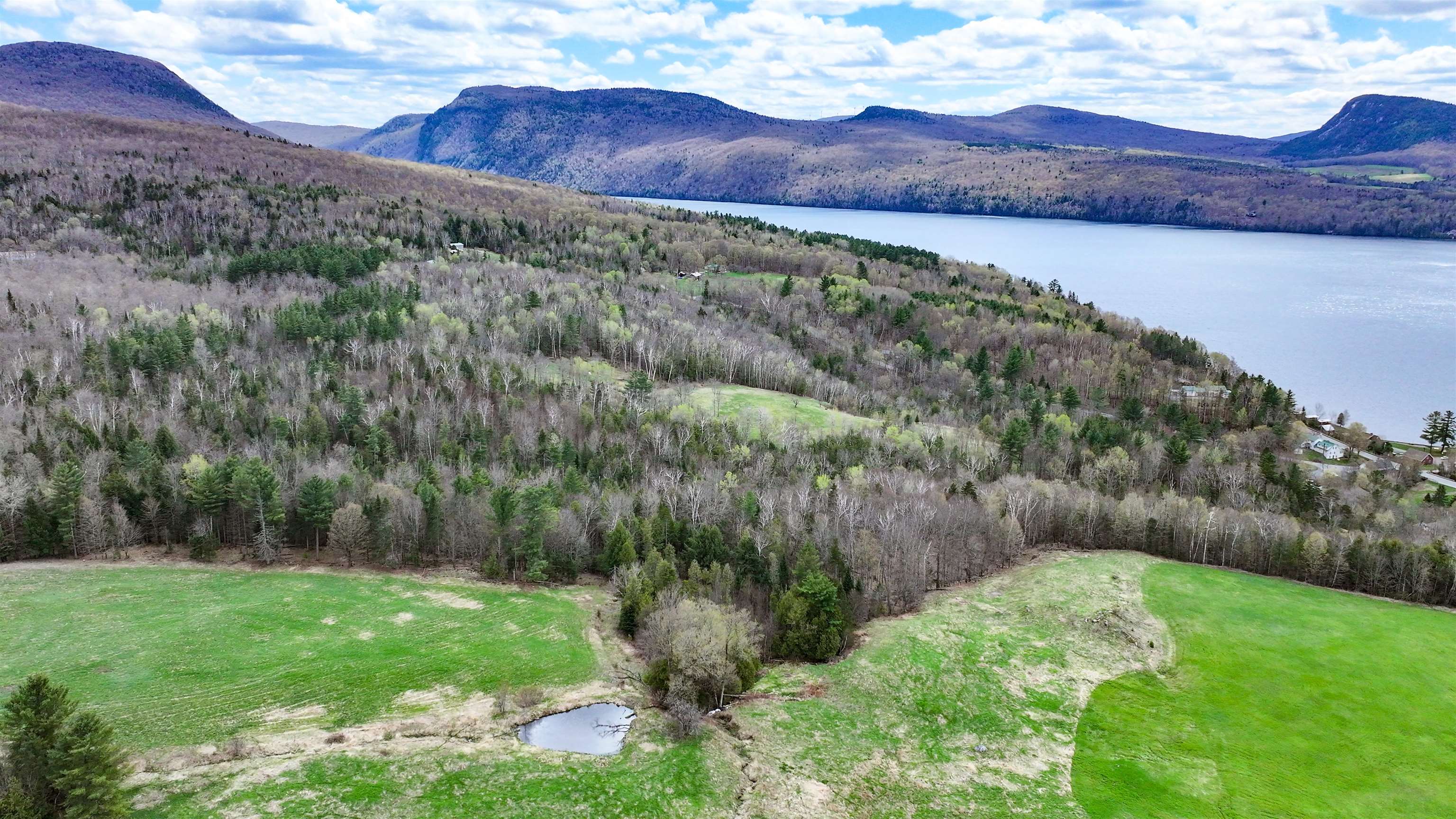 Lacross Ln, Westmore, VT 05860