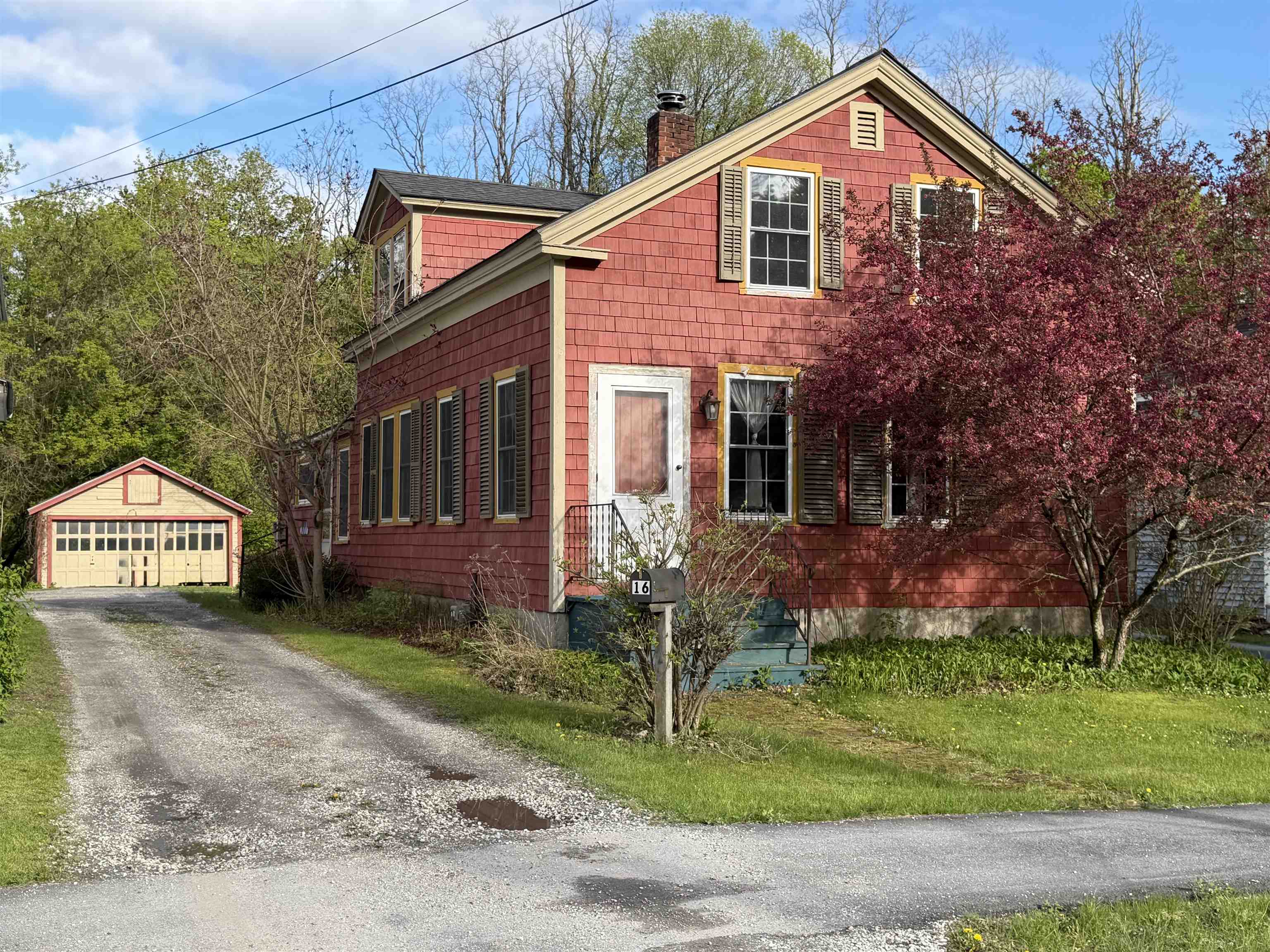 16 Pearl St, Brandon, VT 05733