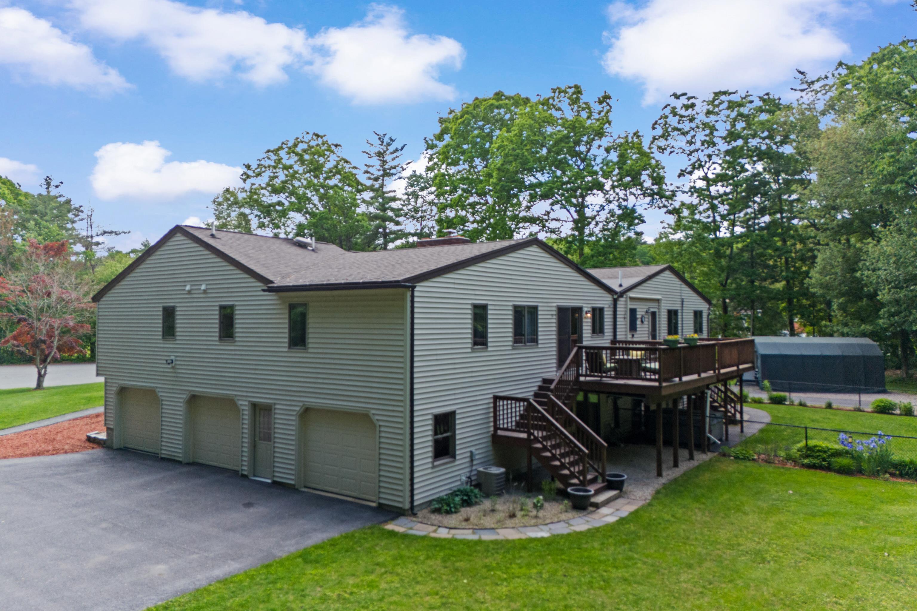 3 and 5 Shady Ln, Salem, NH 03079-2229