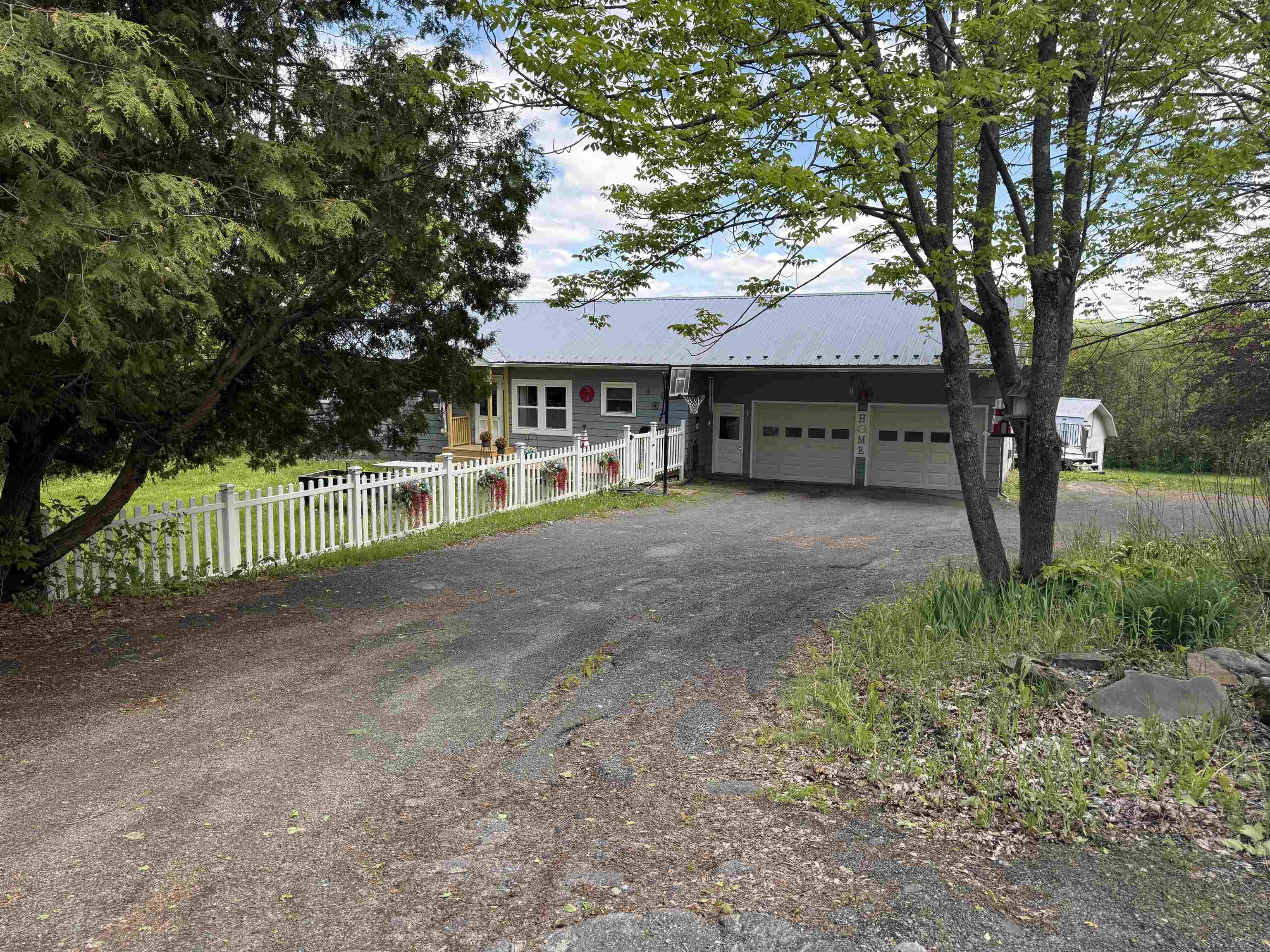 562 Lake Region Rd, Orleans, VT 05860