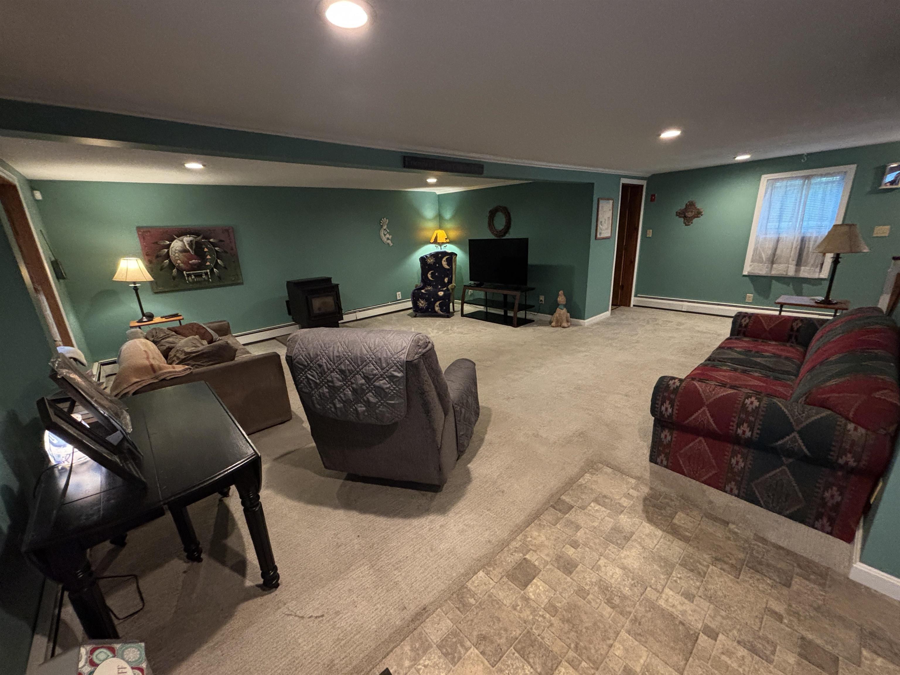 118 Danis Park Rd, Goffstown, NH 03045