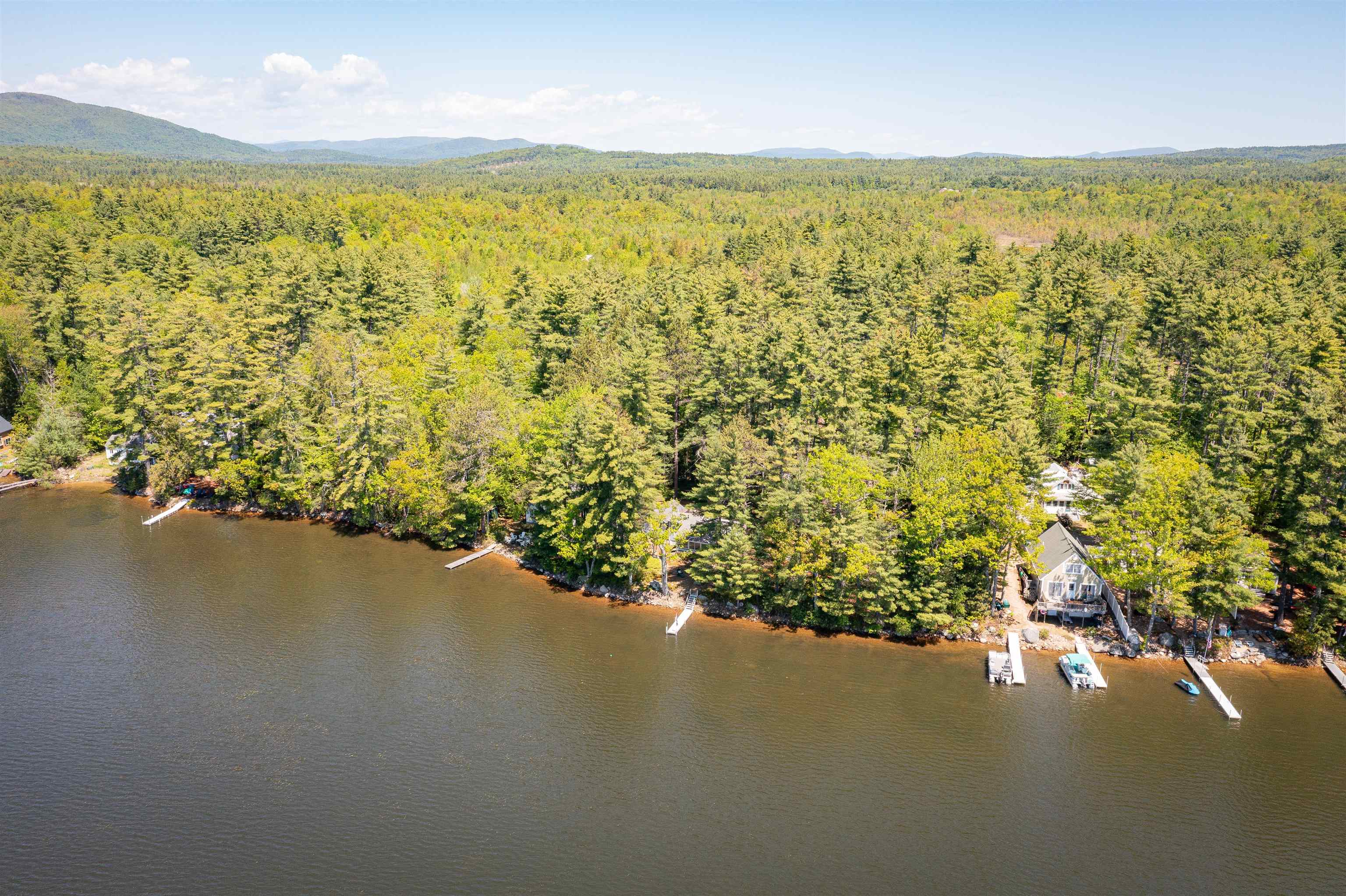 33 Oak Ave, Effingham, NH 03882
