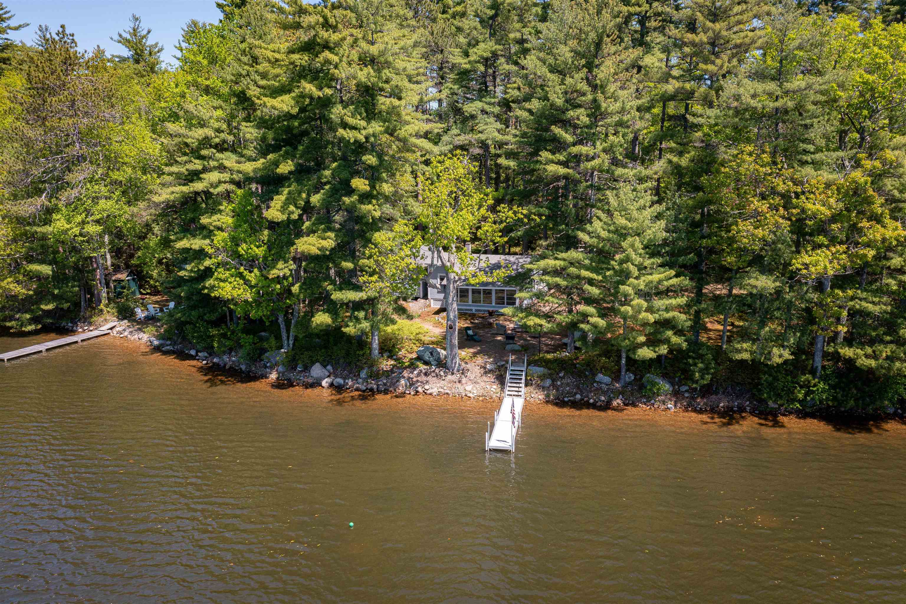 33 Oak Ave, Effingham, NH 03882