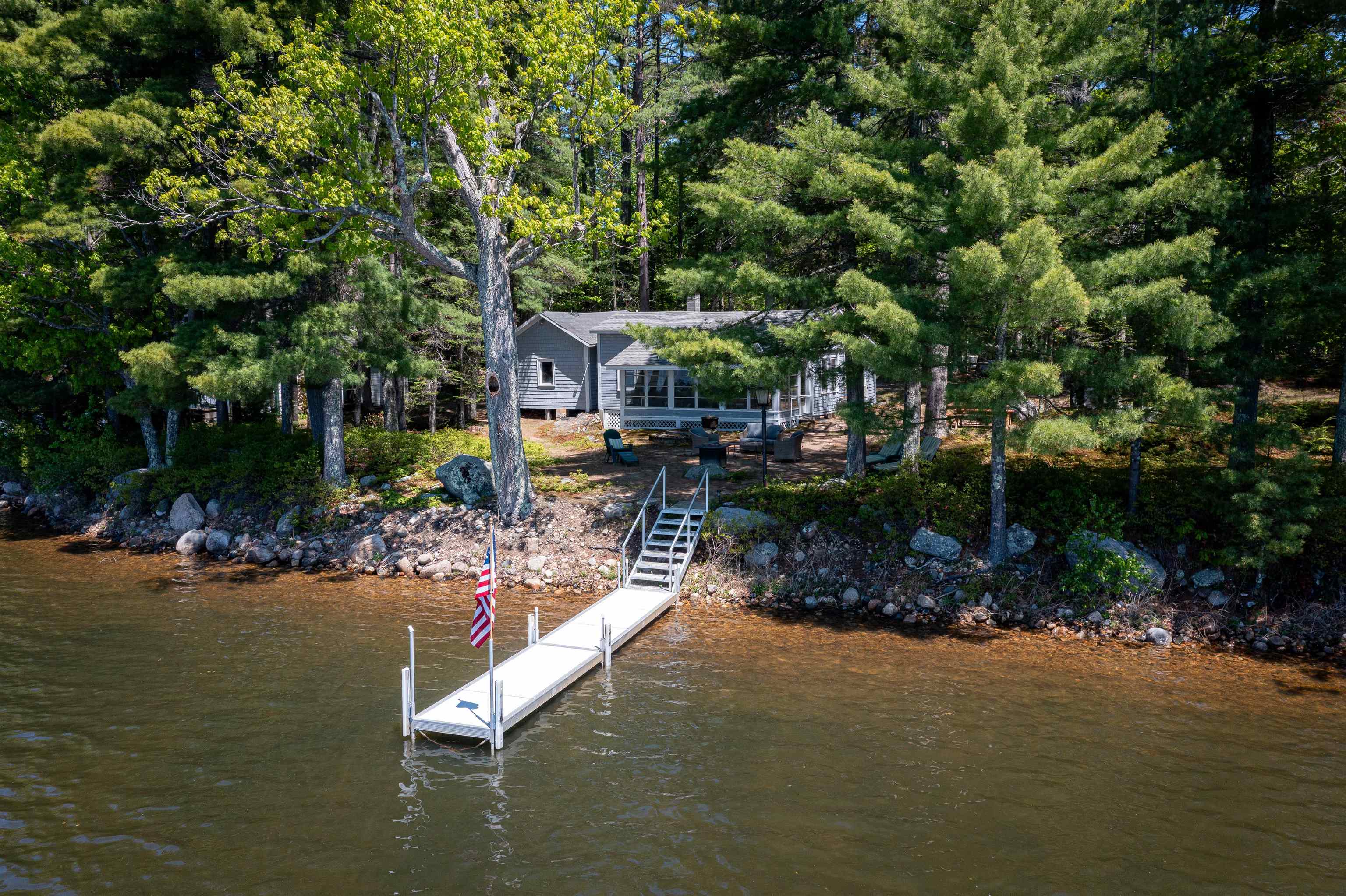 33 Oak Ave, Effingham, NH 03882