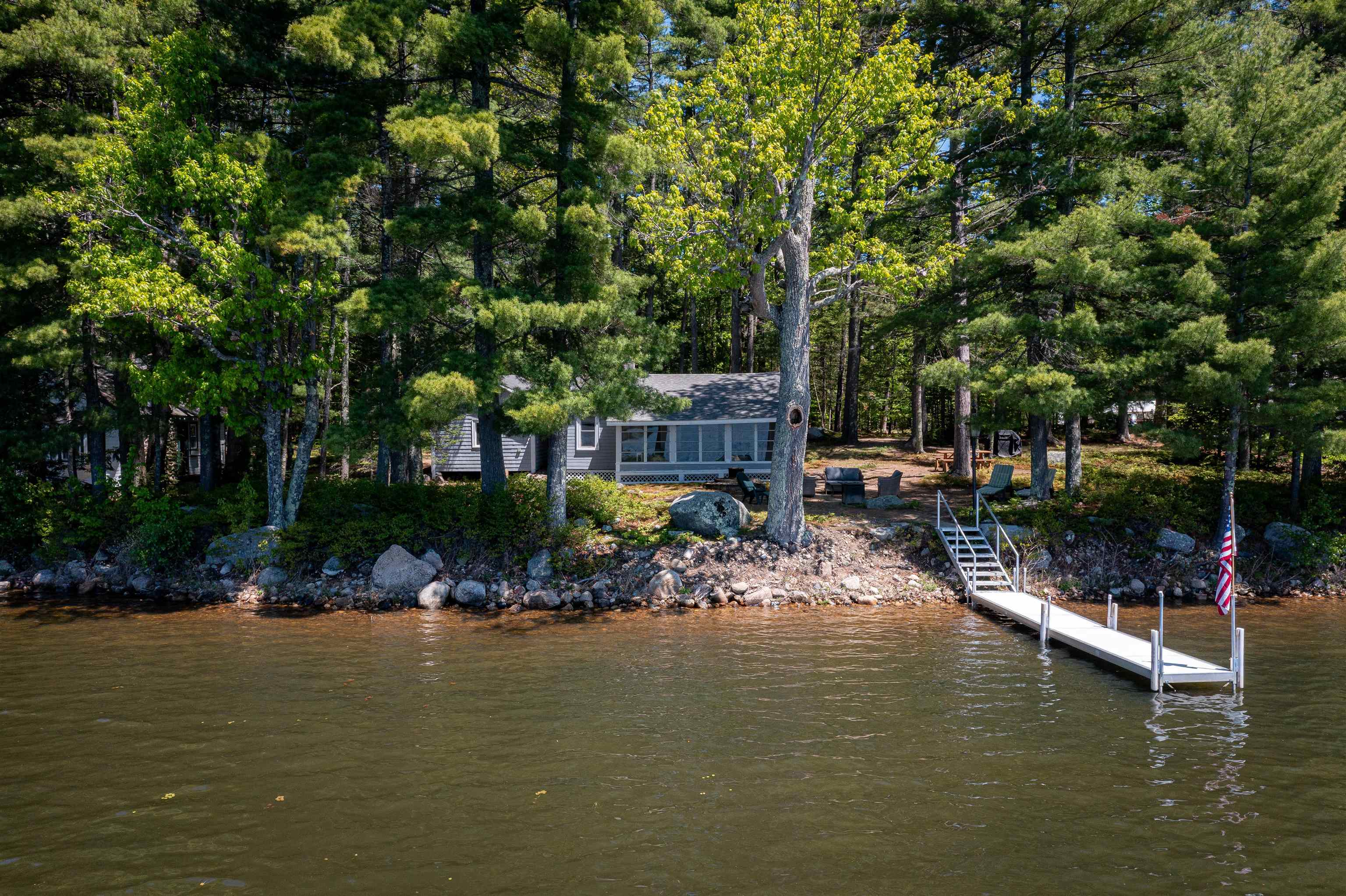 33 Oak Ave, Effingham, NH 03882