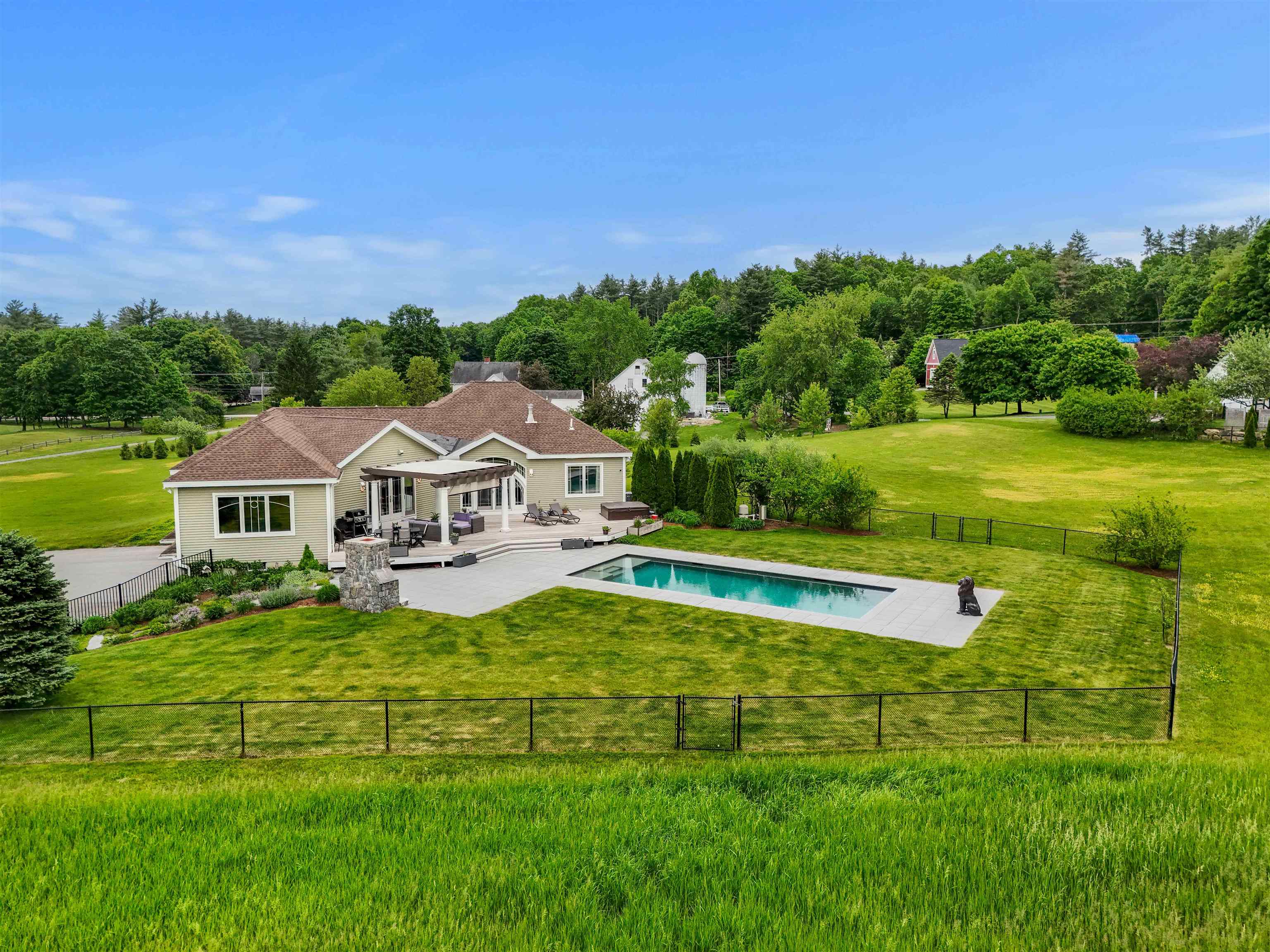 164 Broad St, Hollis, NH 03049