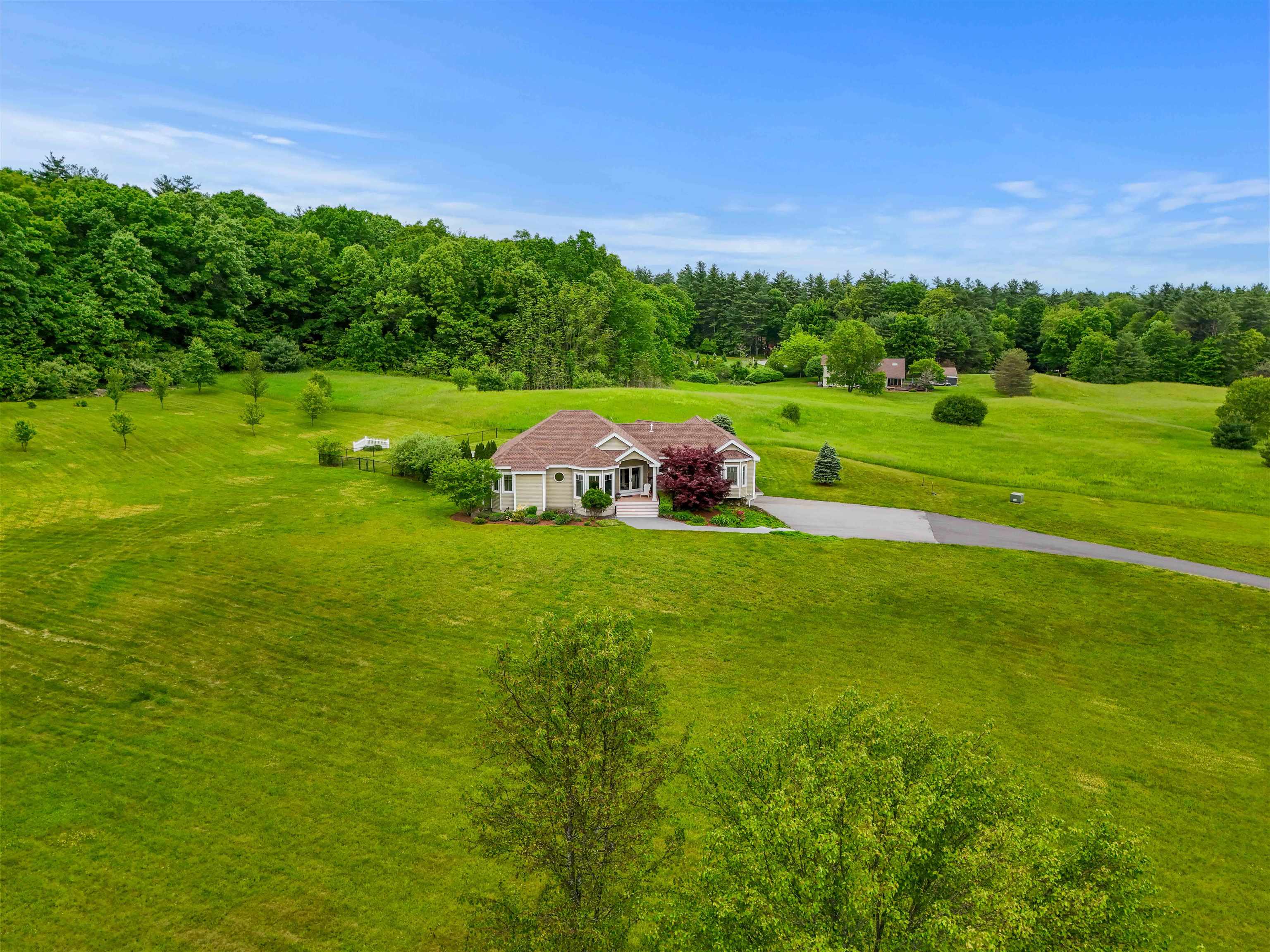 164 Broad St, Hollis, NH 03049