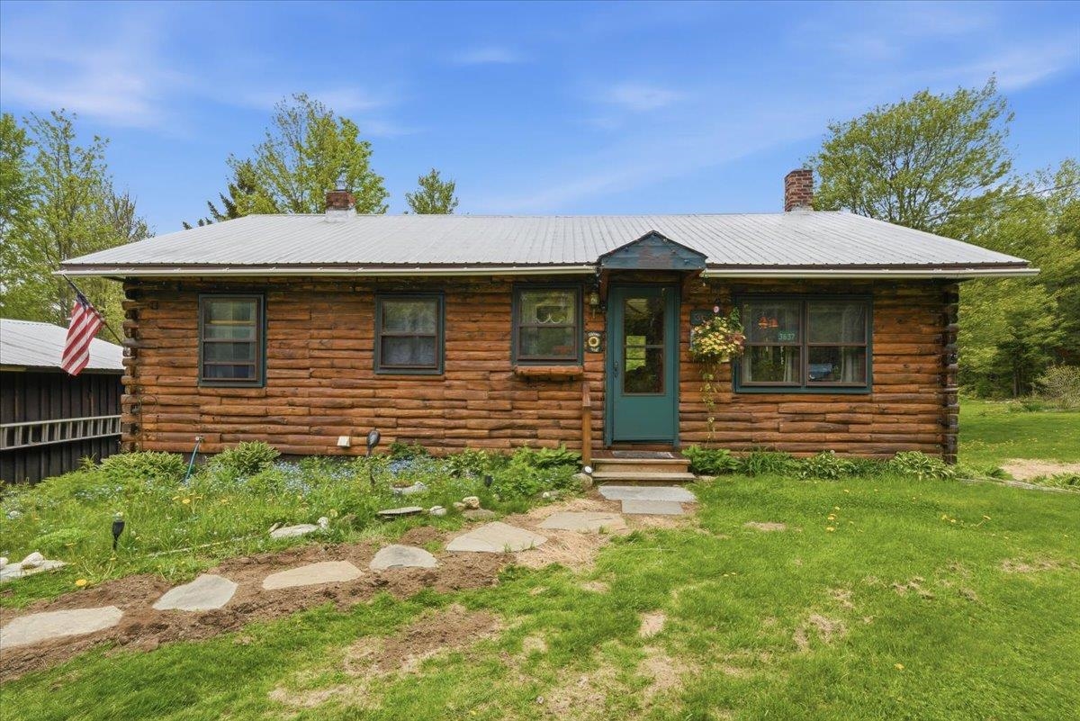 3637 Noyestar Rd, Walden, VT 05836