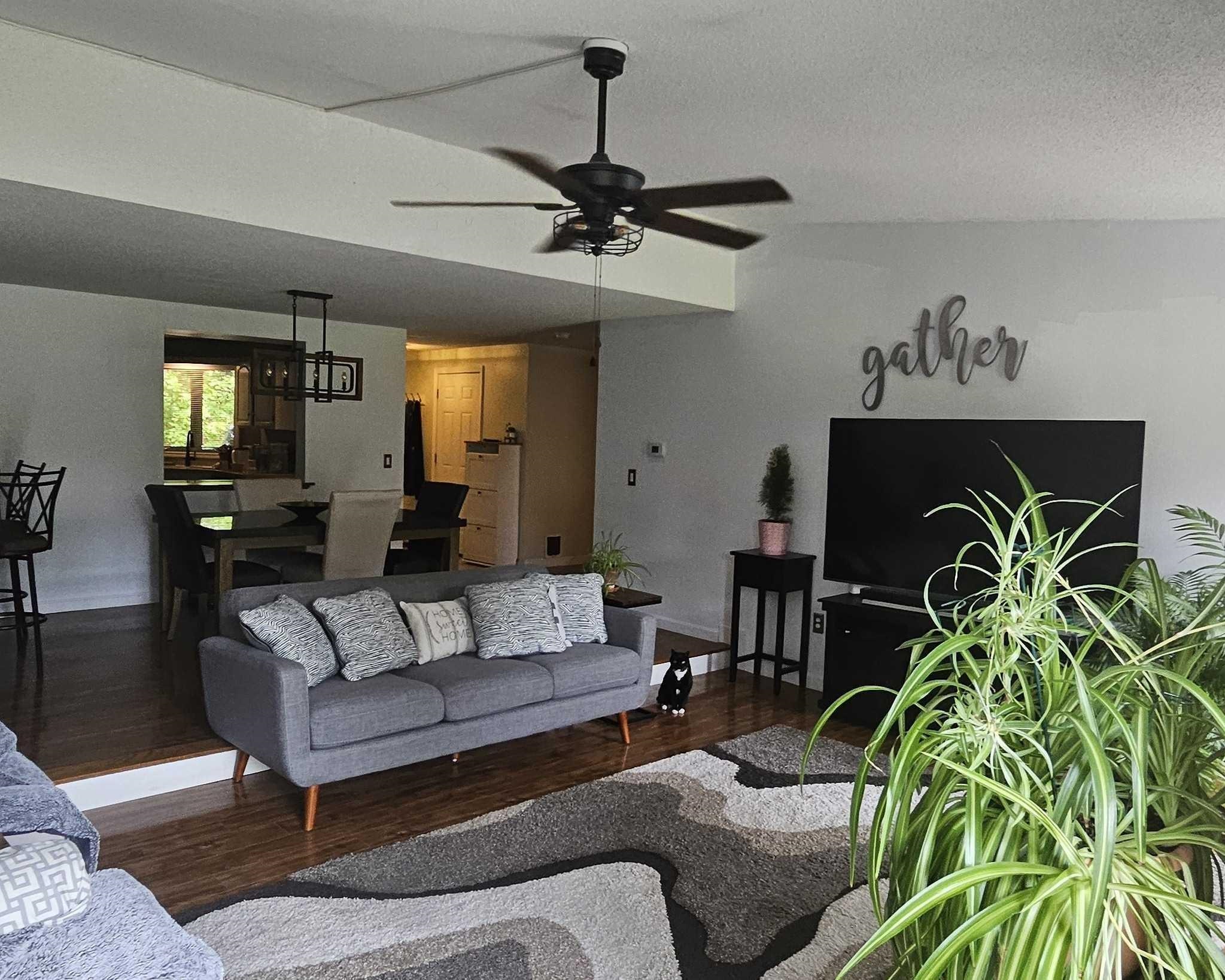 70 Walden Pond Dr, Nashua, NH 03064