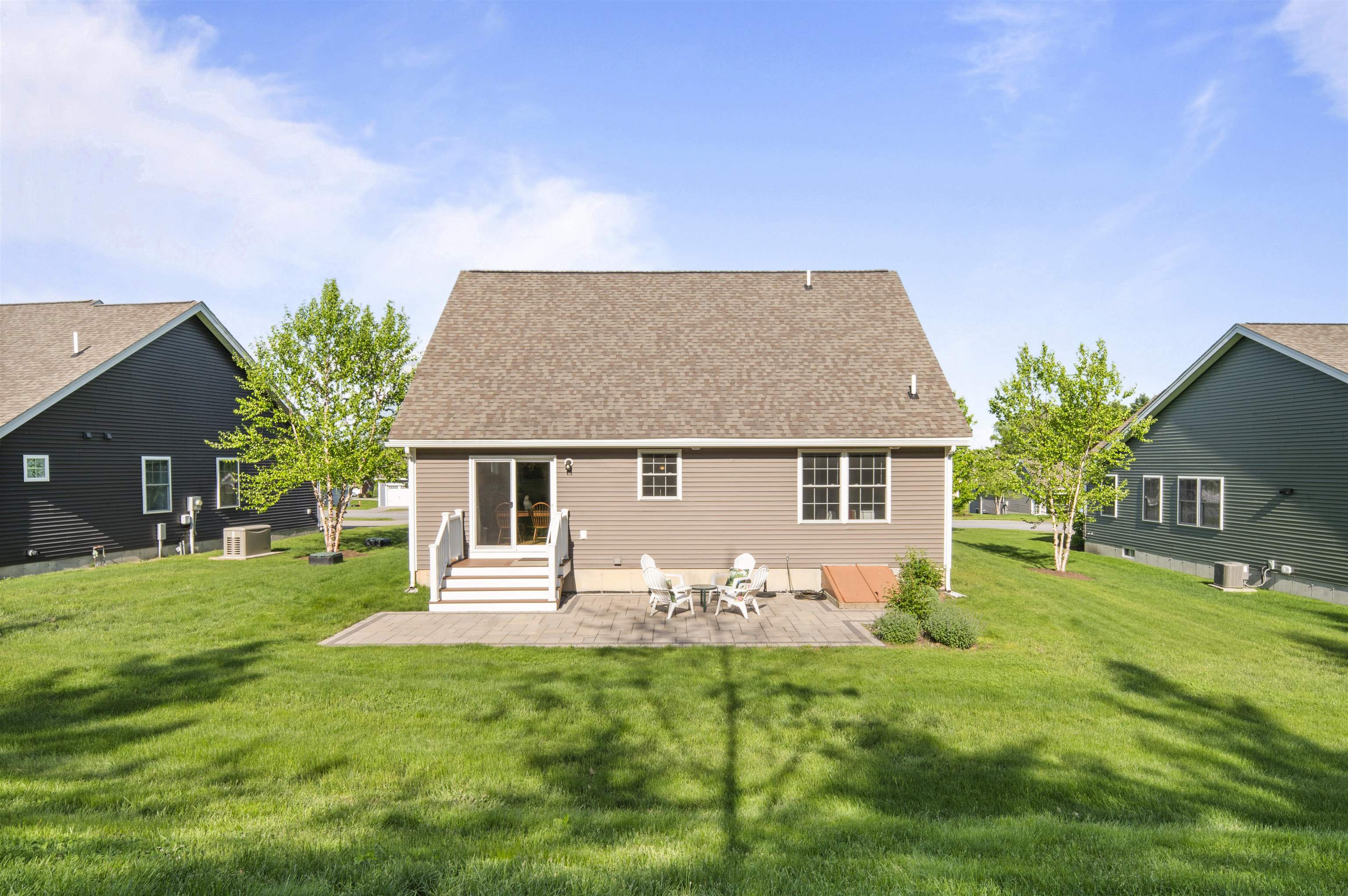 4 Three Ponds Dr, Brentwood, NH 03833