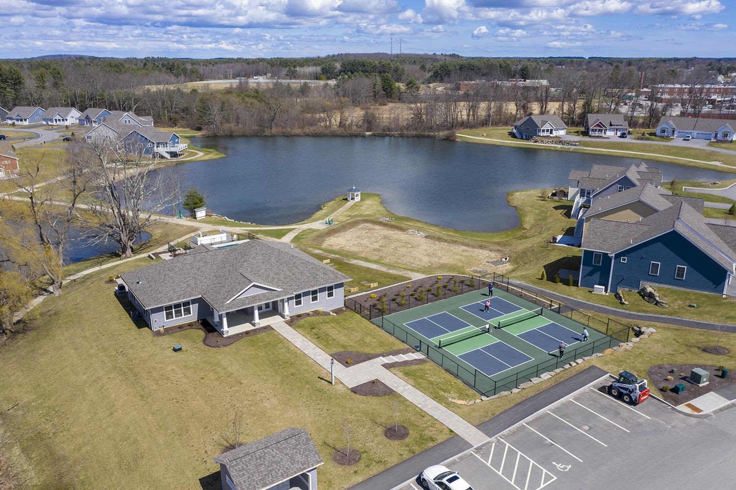 4 Three Ponds Dr, Brentwood, NH 03833