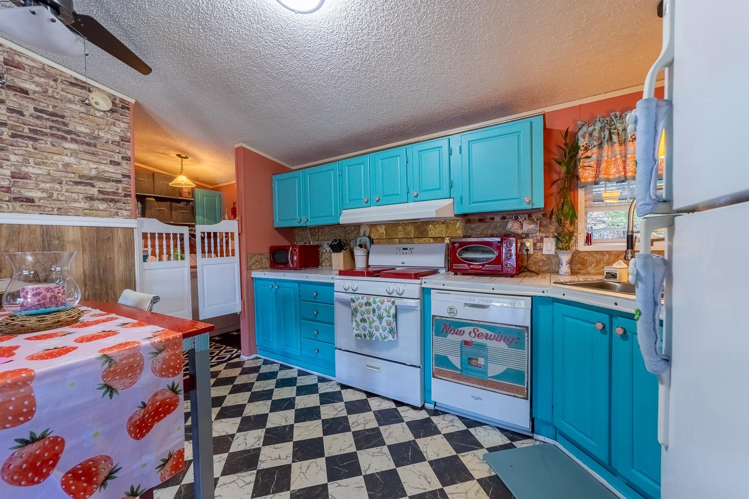 11 Trail St, Franklin, NH 03235