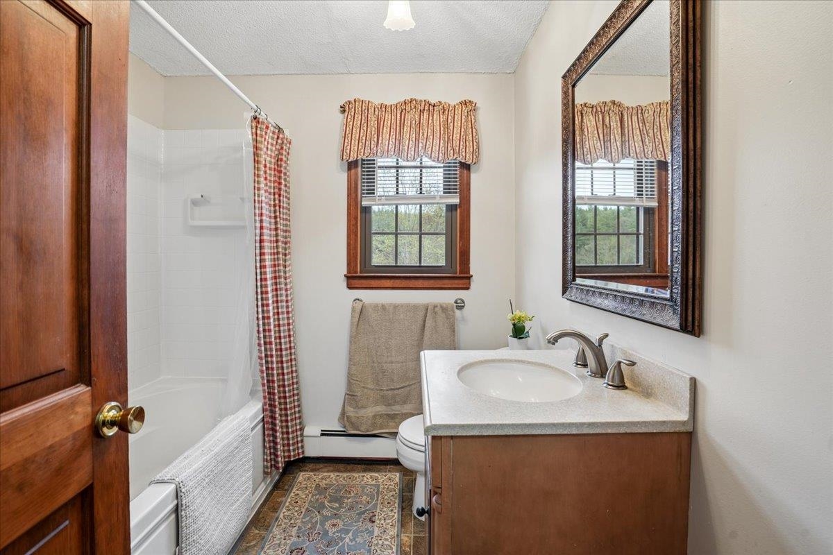 93 English Range Rd, Derry, NH 03038