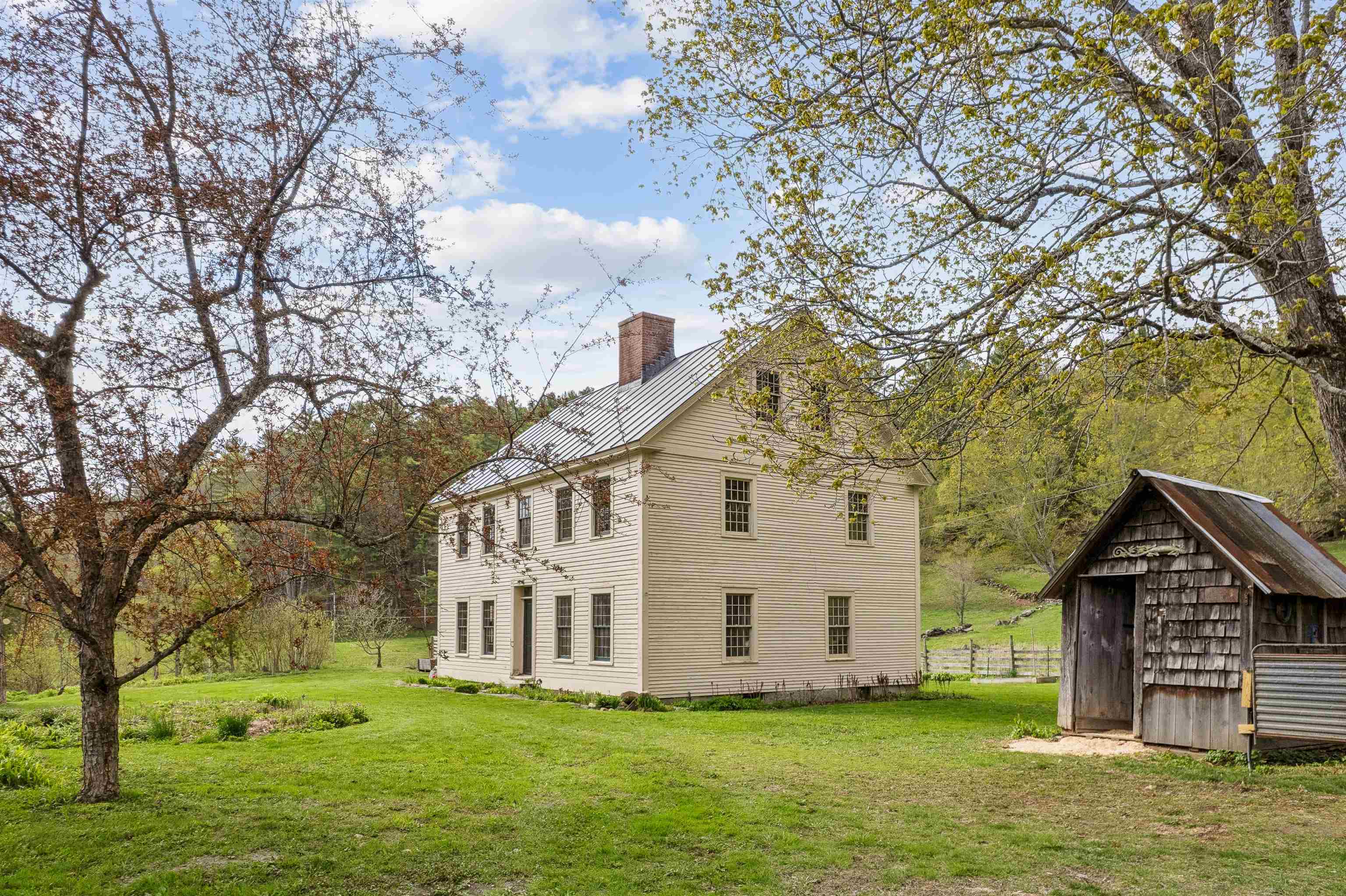 77 Kibling Hill Rd, Tunbridge, VT 05077
