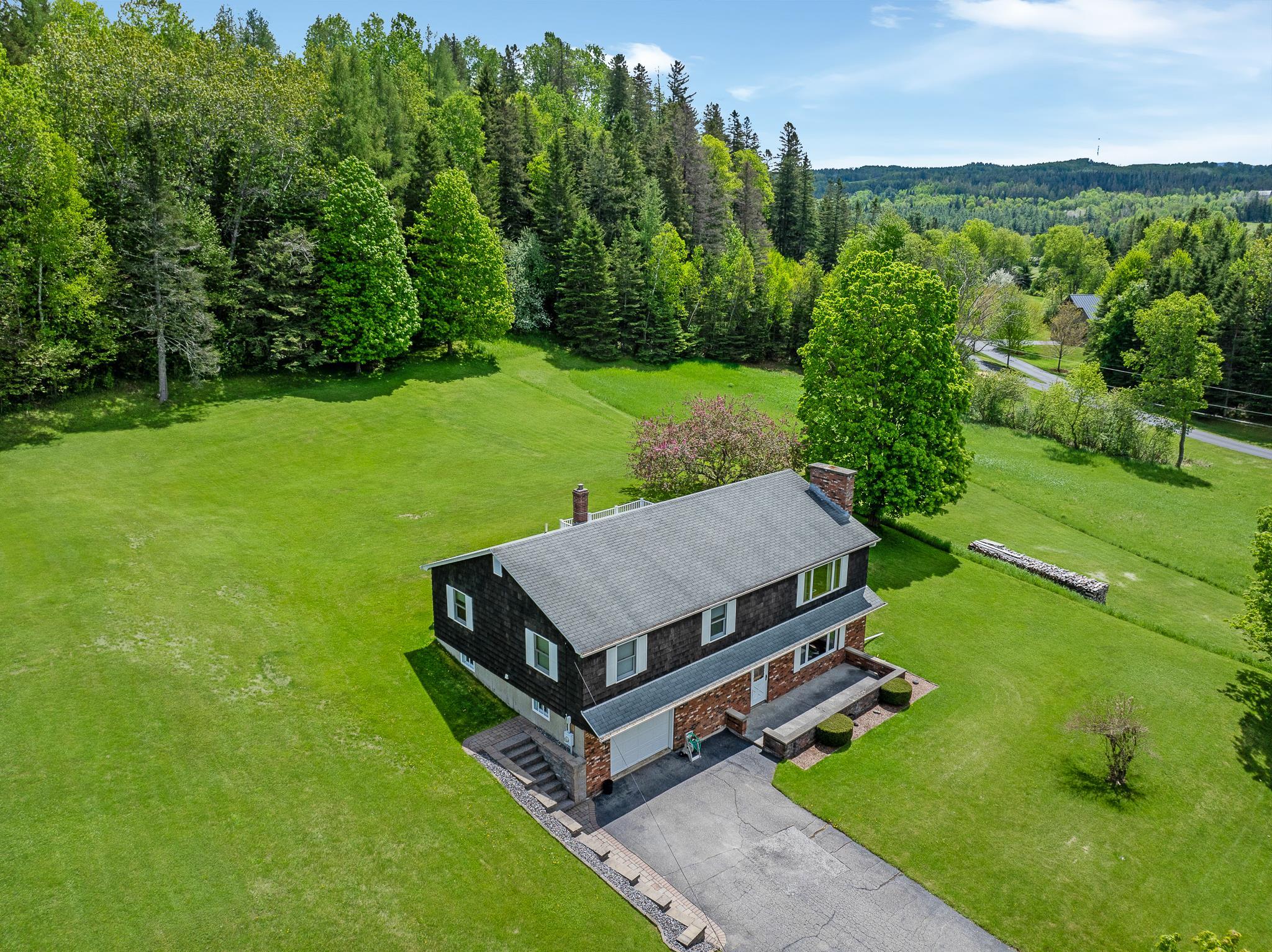 46 Corliss Ln, Colebrook, NH 03576