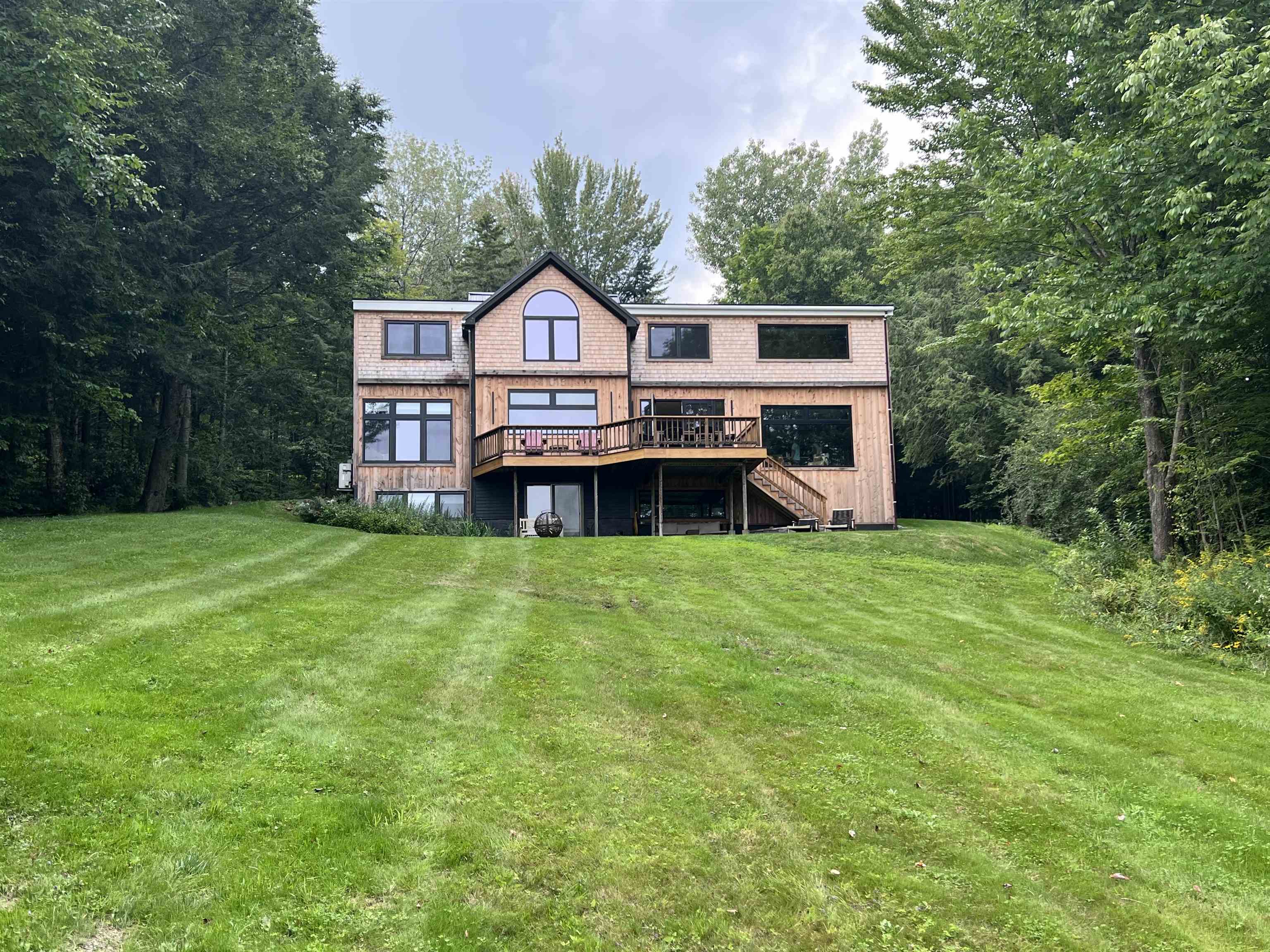 654 Moulton Ln, Stowe, VT 05672