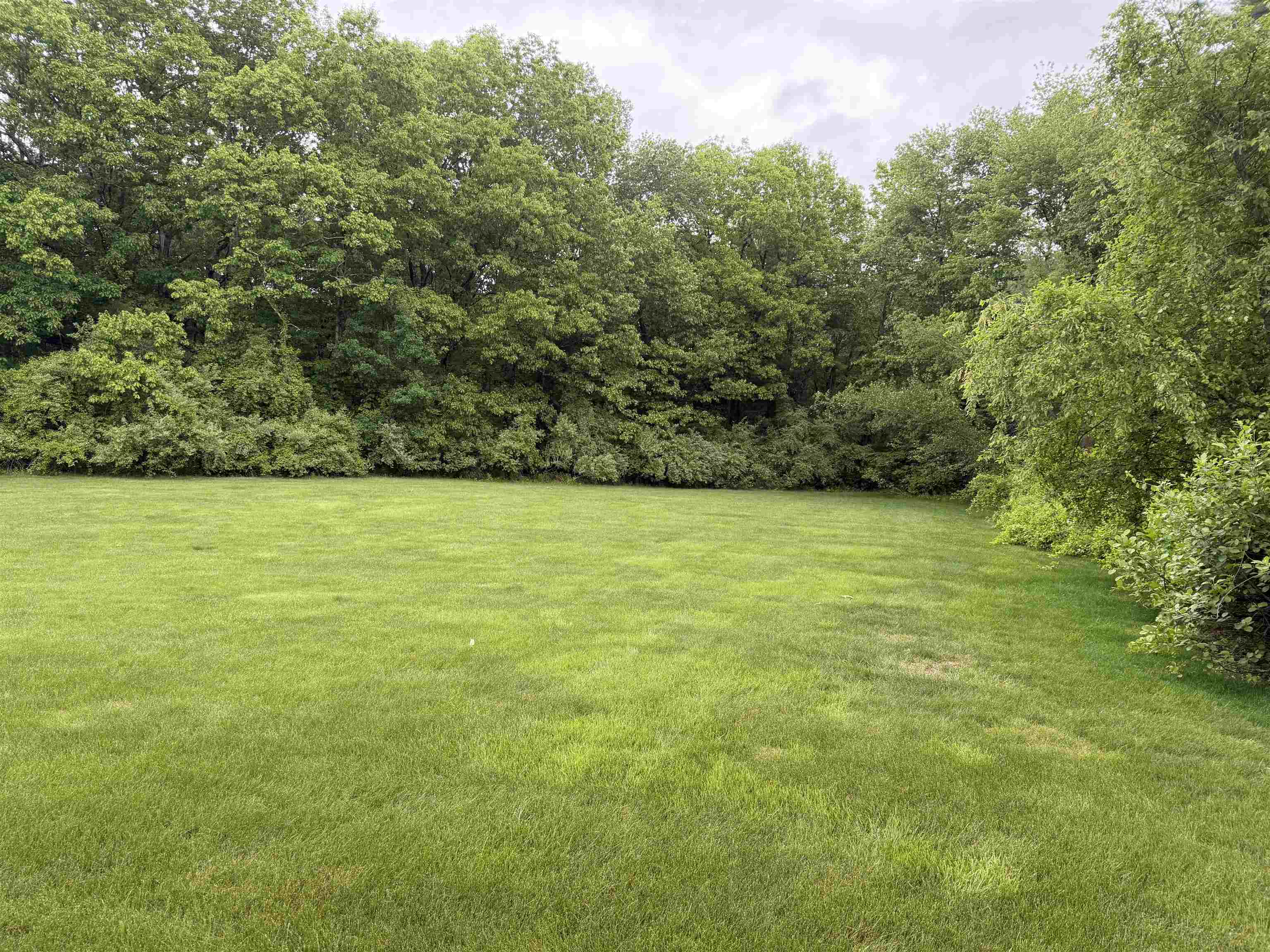15 County Rd, Bedford, NH 03110