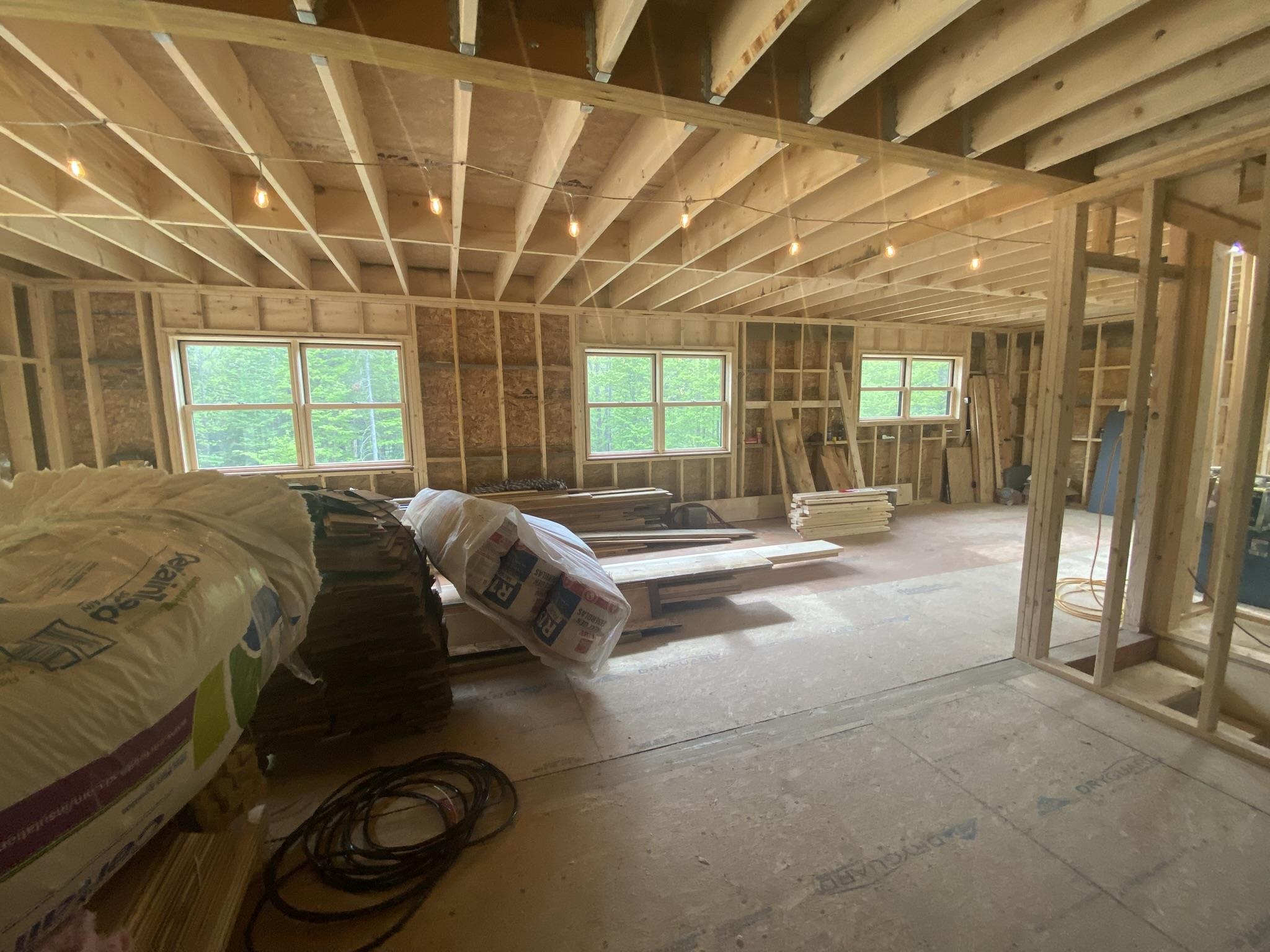 looking at dining/kitchen