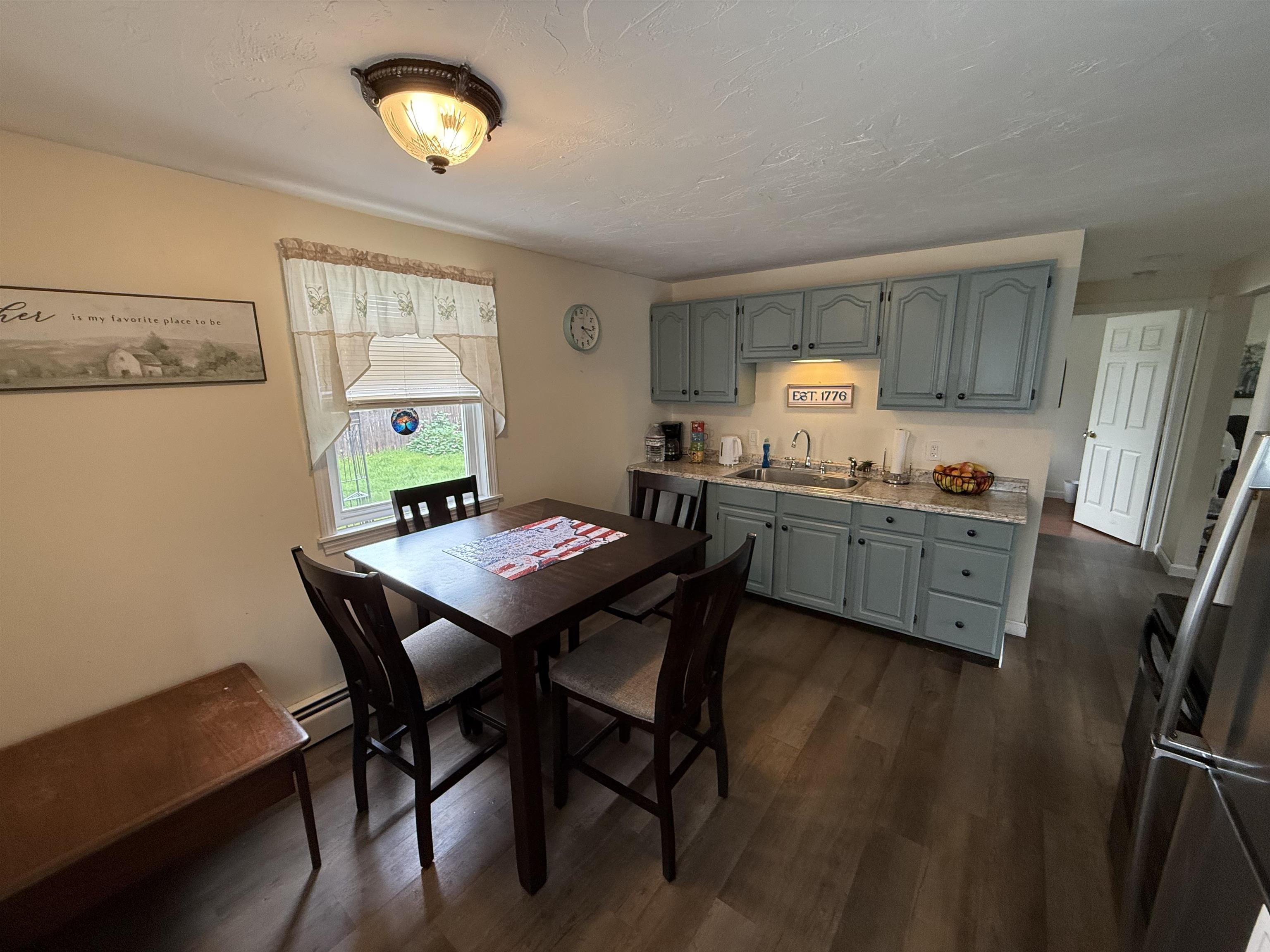 7 Willow St, Allenstown, NH 03275