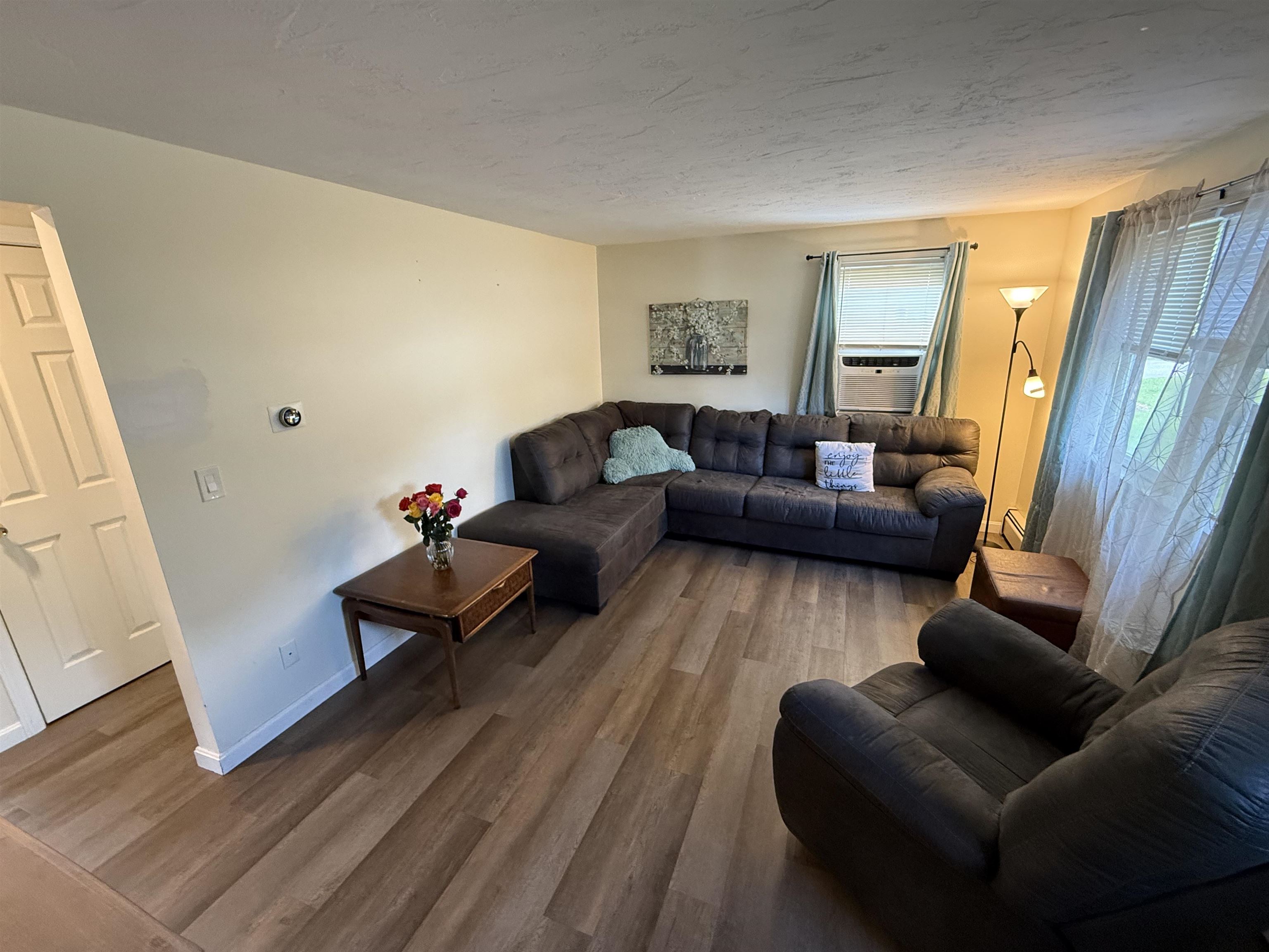 7 Willow St, Allenstown, NH 03275