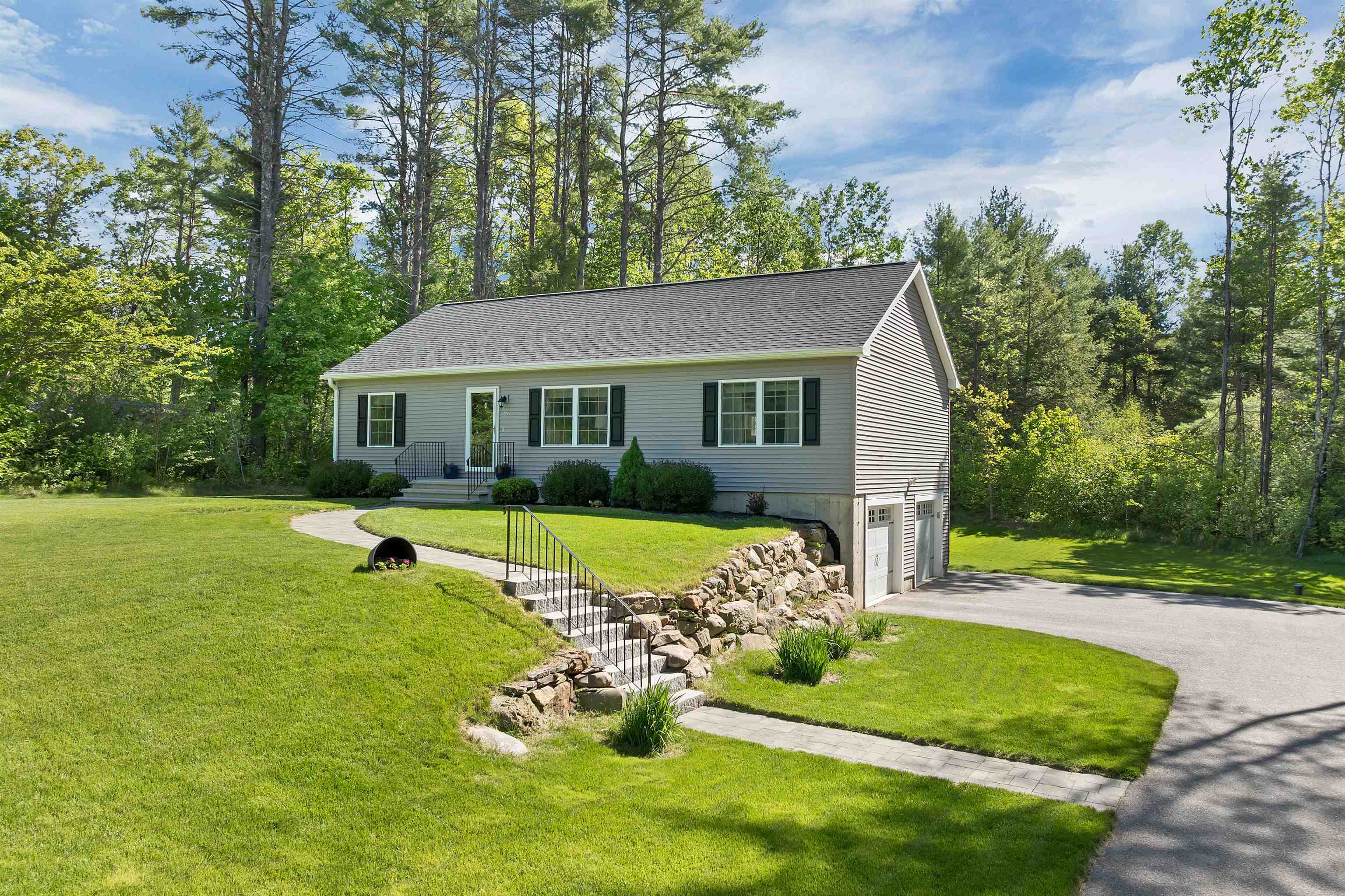 26 Brackett Ln, Northfield, NH 03276