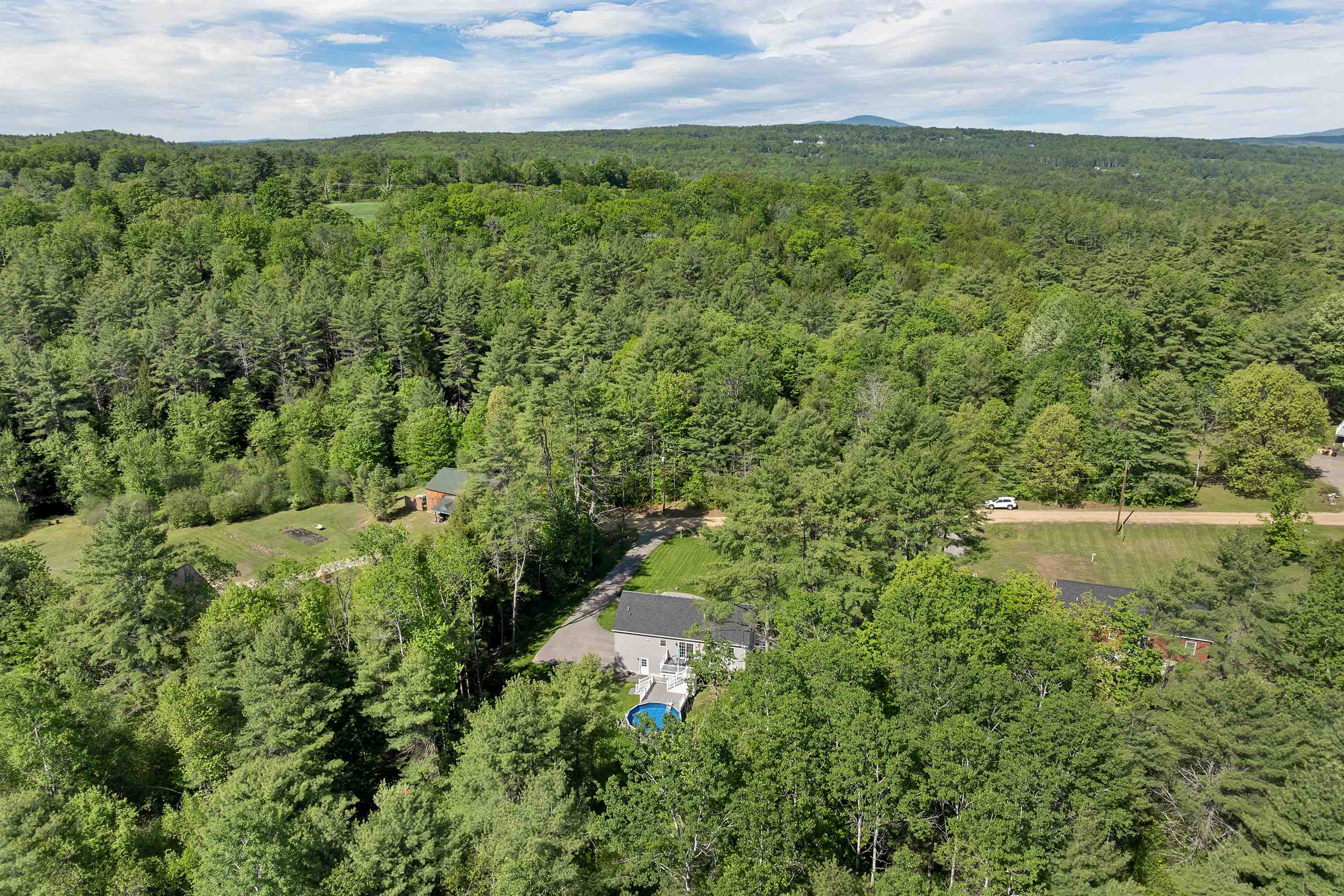 26 Brackett Ln, Northfield, NH 03276