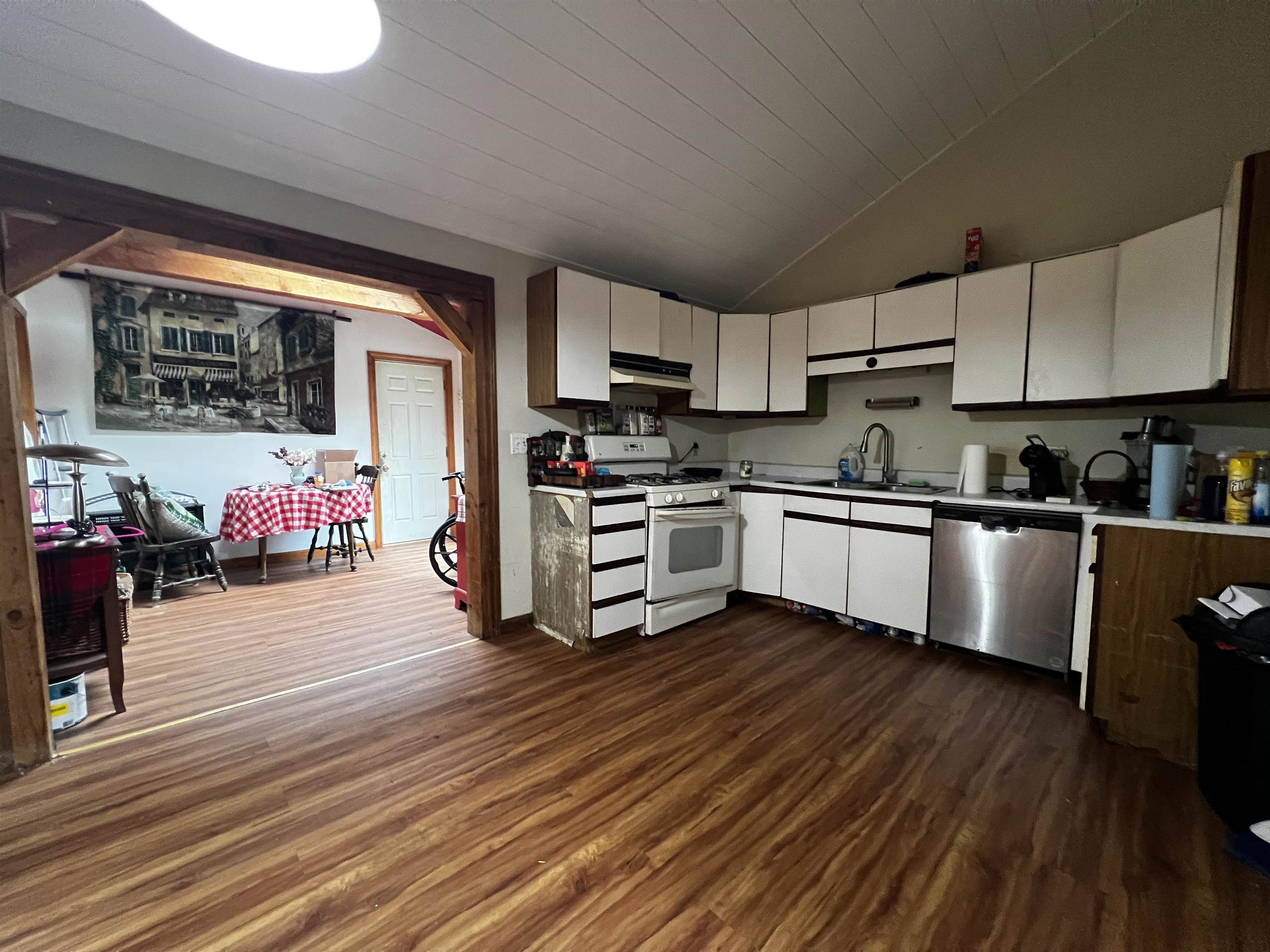 6 Davis Dr, Barnstead, NH 03225