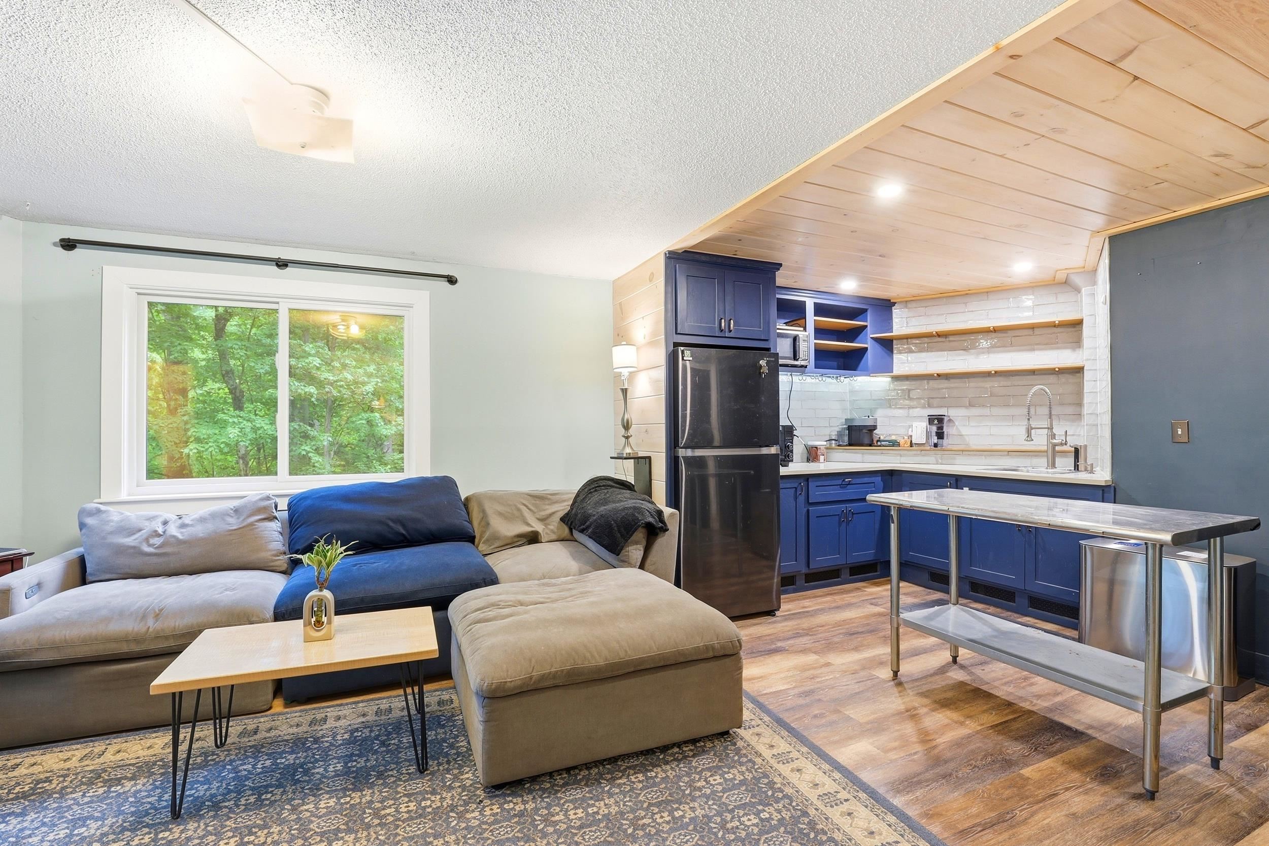 8 Orchard Dr, Durham, NH 03824