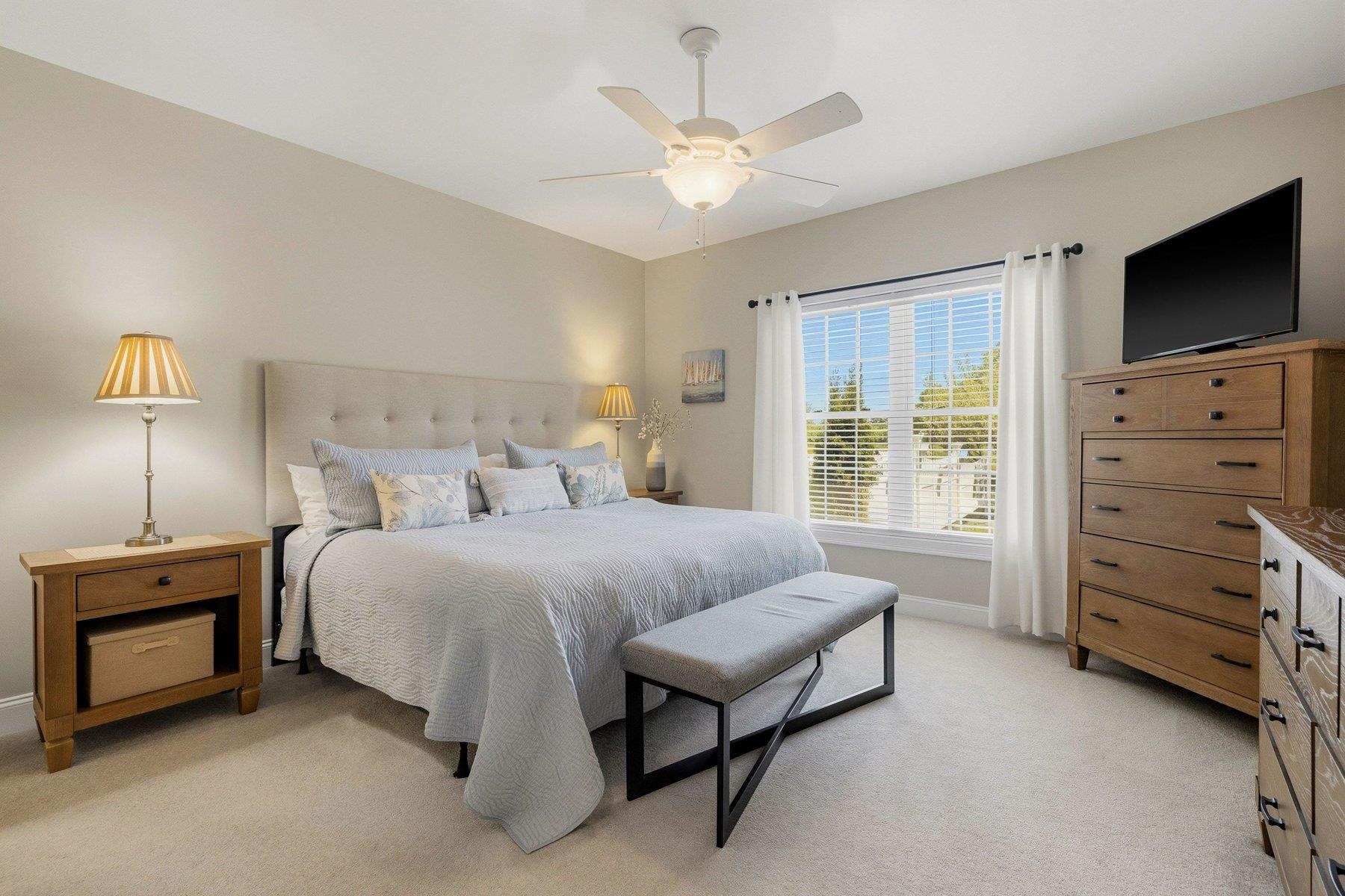7 Blossom Ln, Stratham, NH 03885