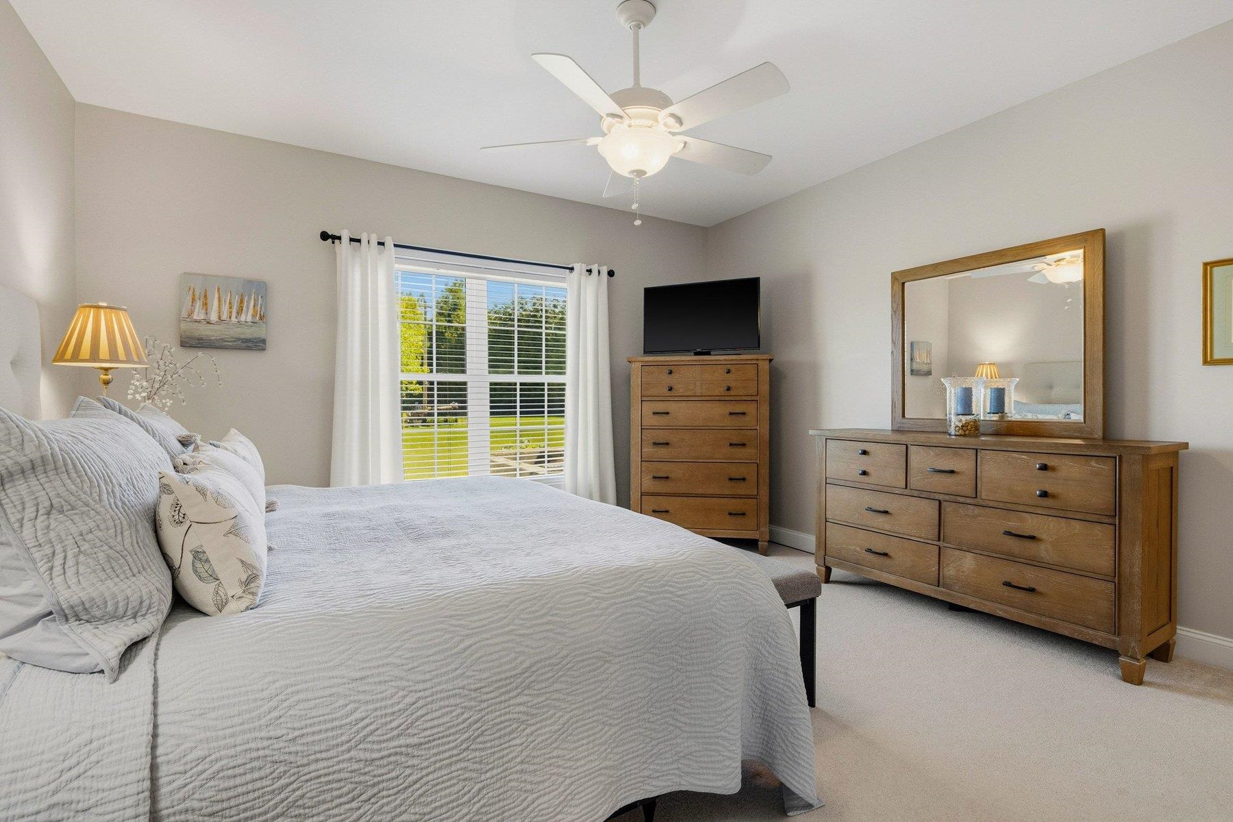 7 Blossom Ln, Stratham, NH 03885