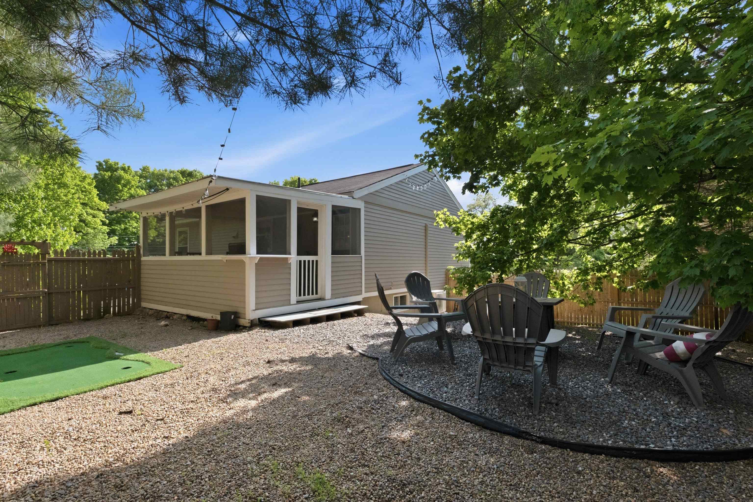 8 Glenridge Rd, Belmont, NH 03220