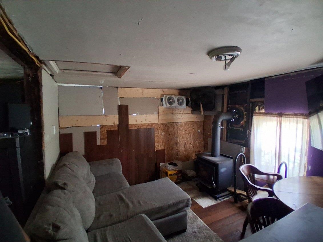 17 Pawtucket Ave, Claremont, NH 03743