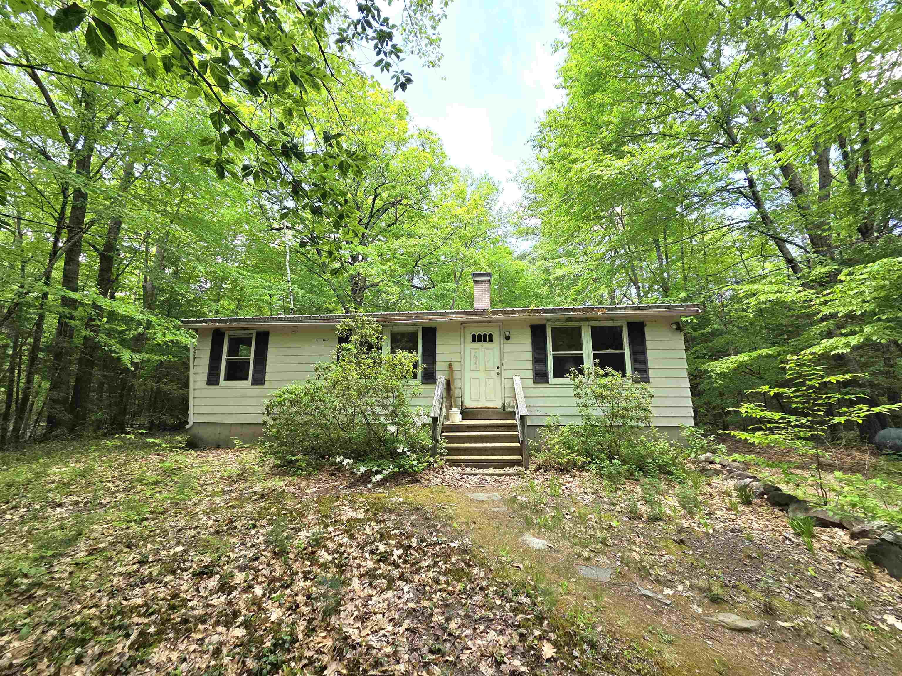 72 Freeman Hall Rd, Nottingham, NH 03290