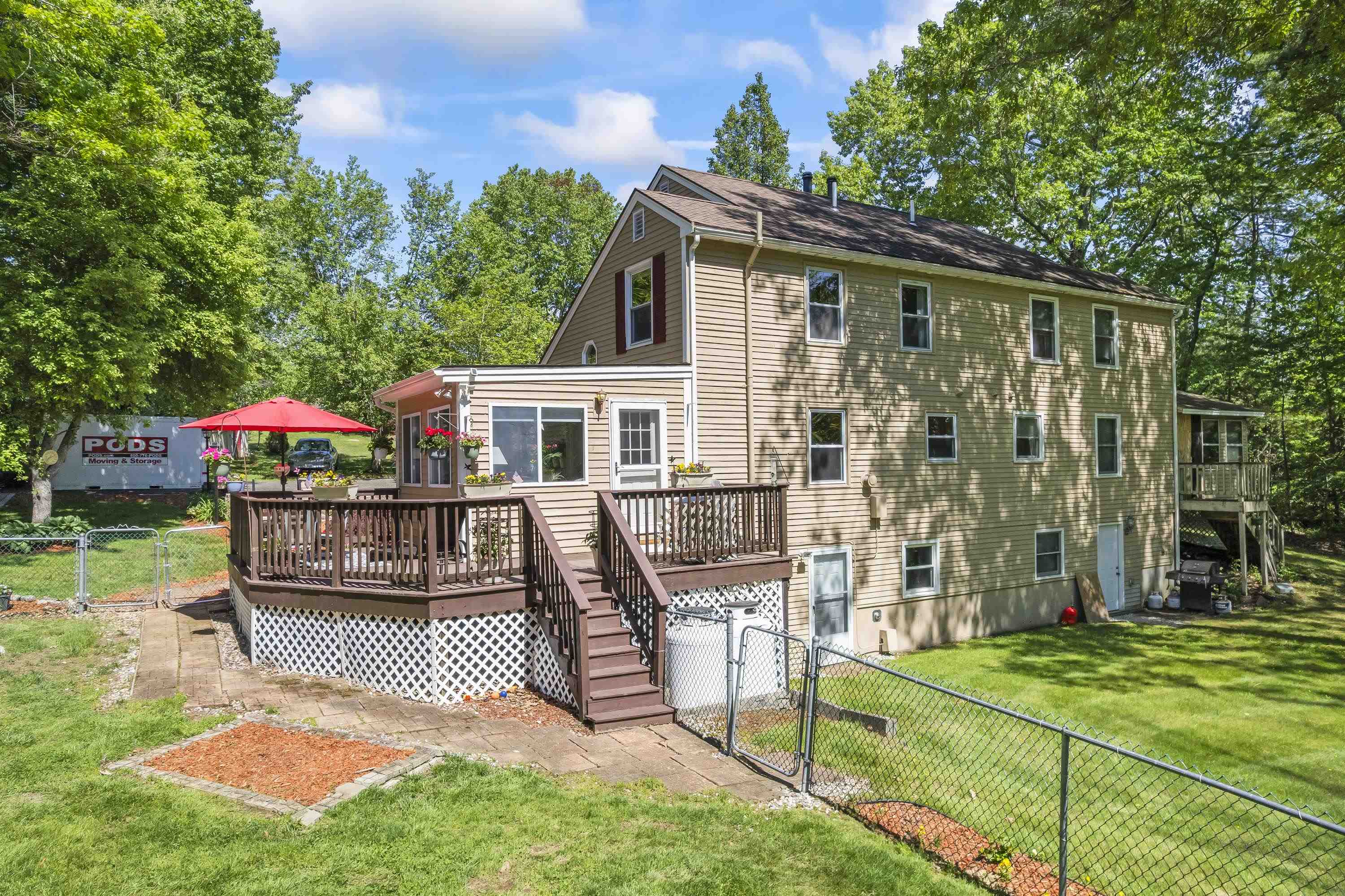 3 Richardson Dr, Derry, NH 03038